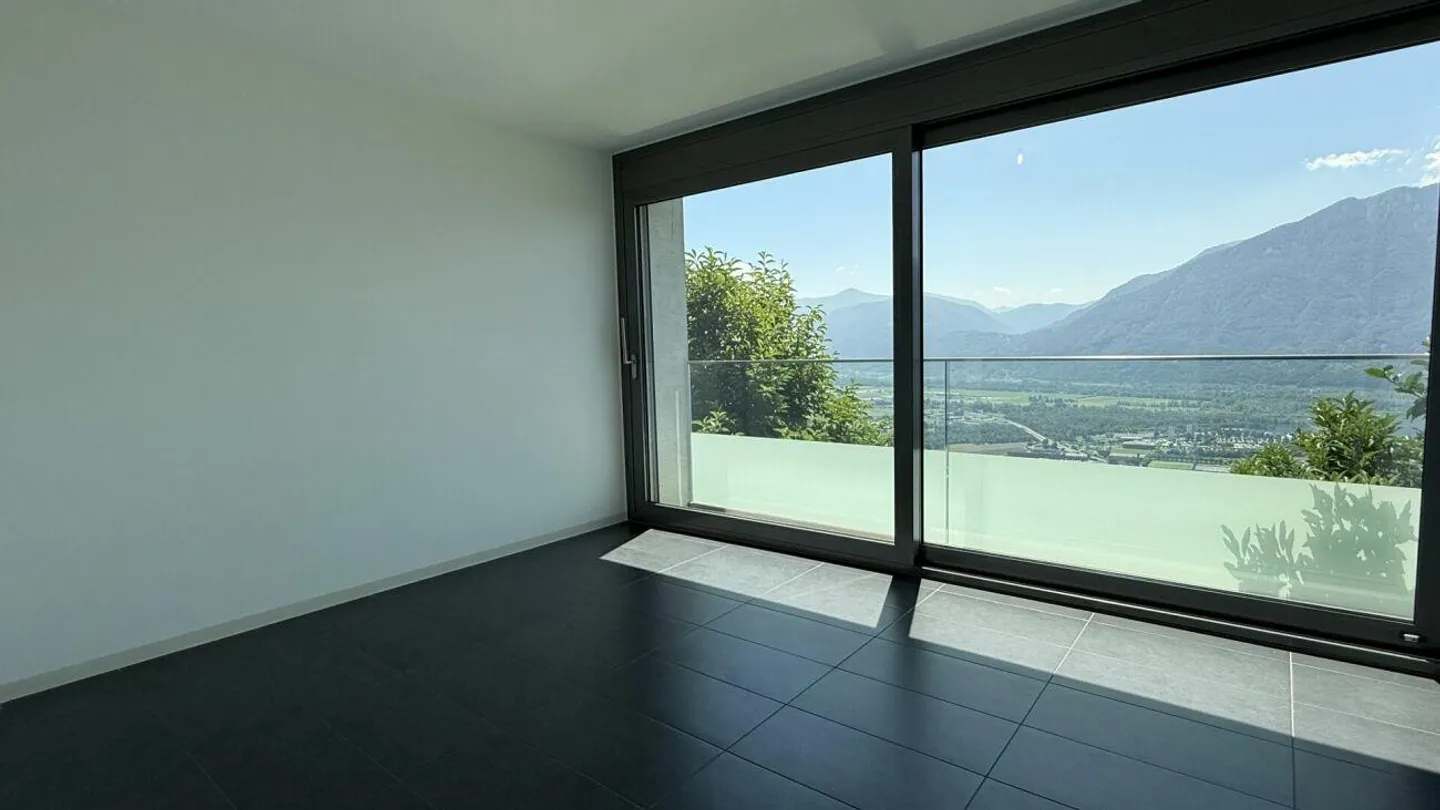 Splendid 4.5-room apartment + studio in Contra - Photo 15 of 20