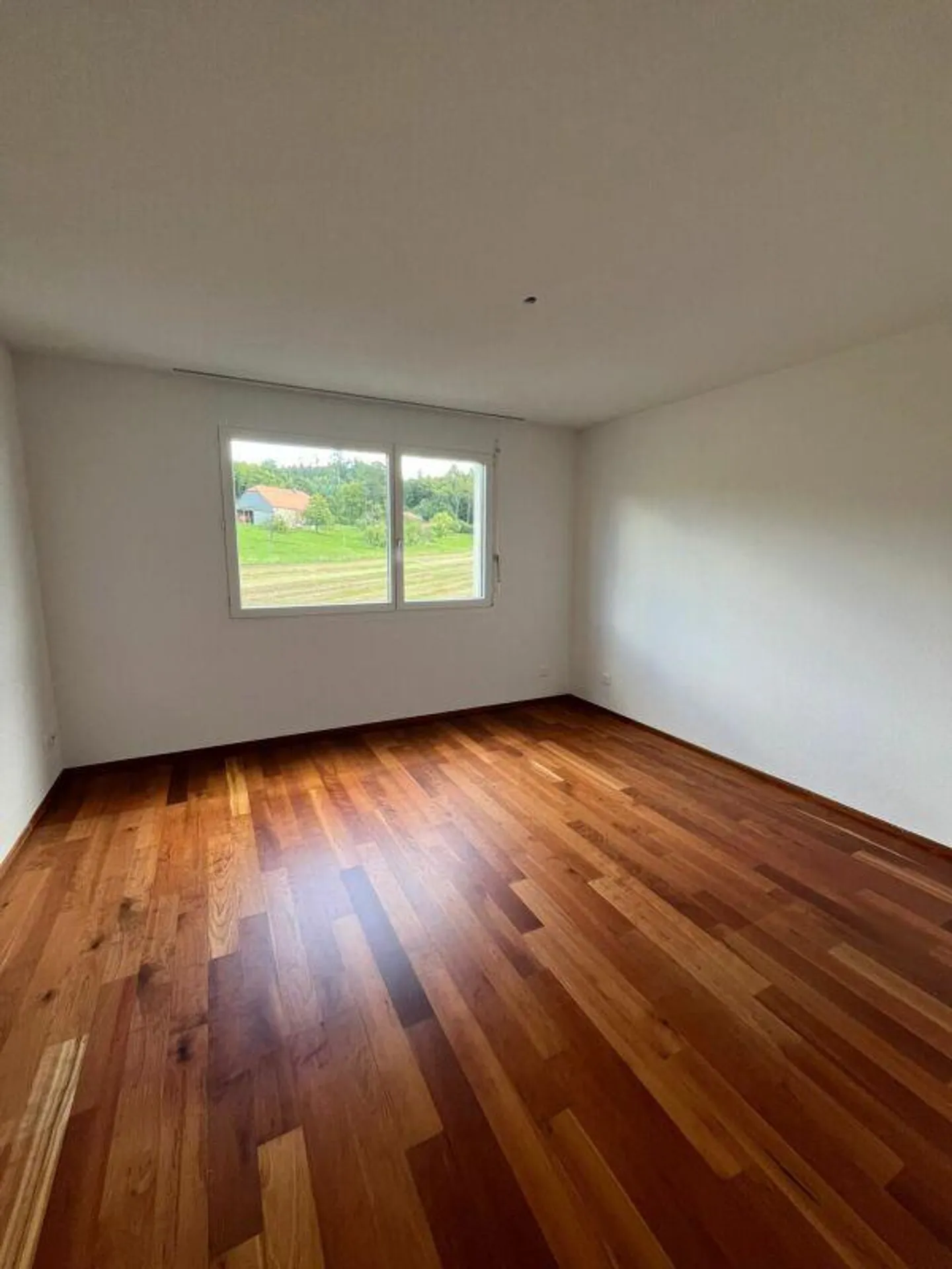 Quiet & Bright 4½-Room Apartment Near the Forest - Photo 10 of 13