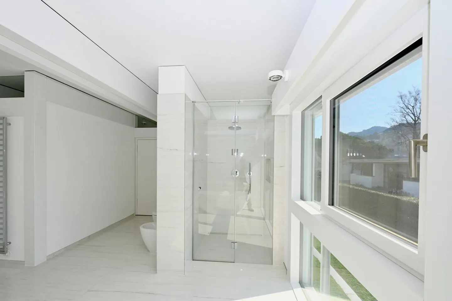 Moderne Villa am Lago di Lugano - Foto 20 von 30
