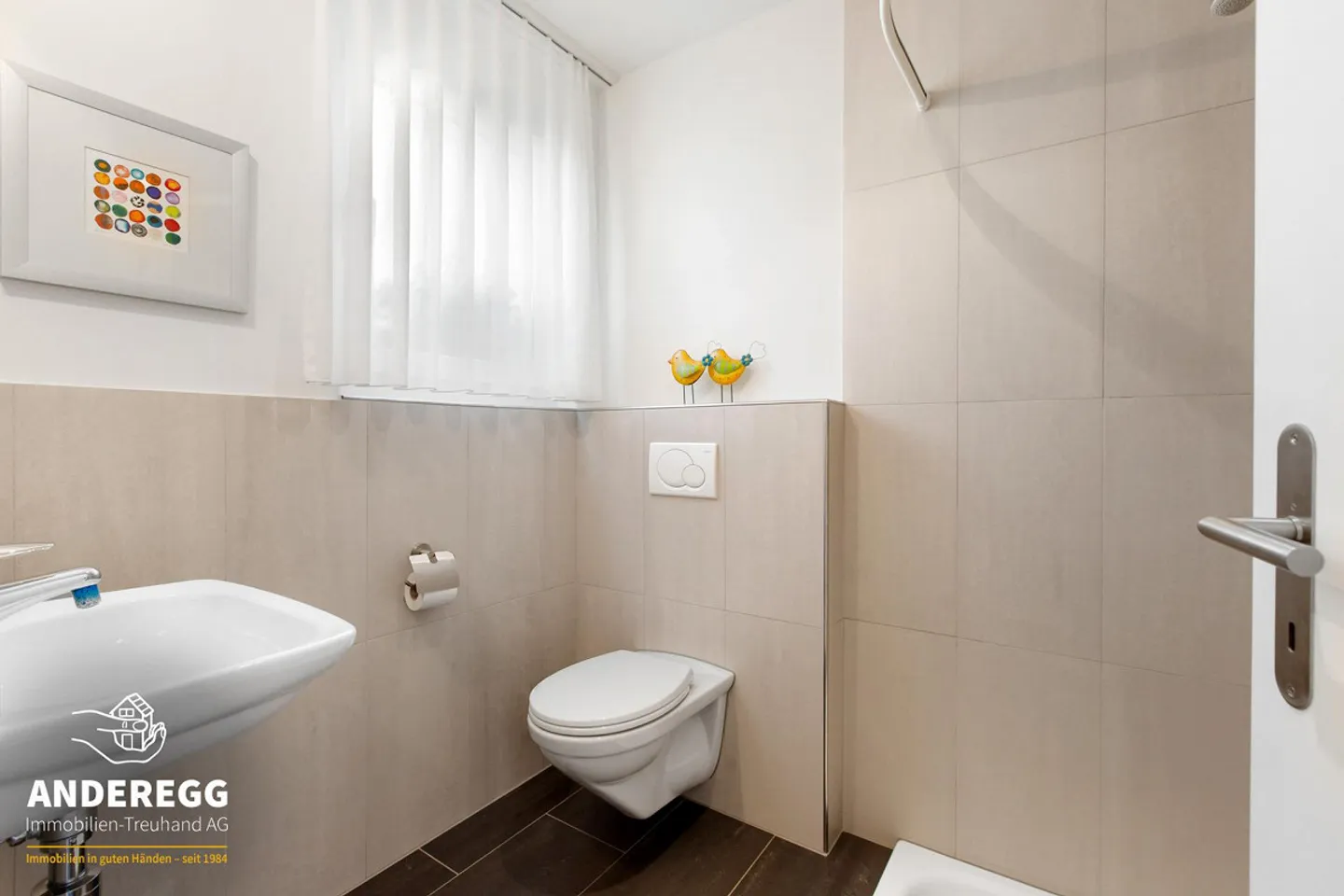 Casa unifamiliare di 5,5 (6,5) stanze in una posizione familiare con vista! - Foto 8 di 14