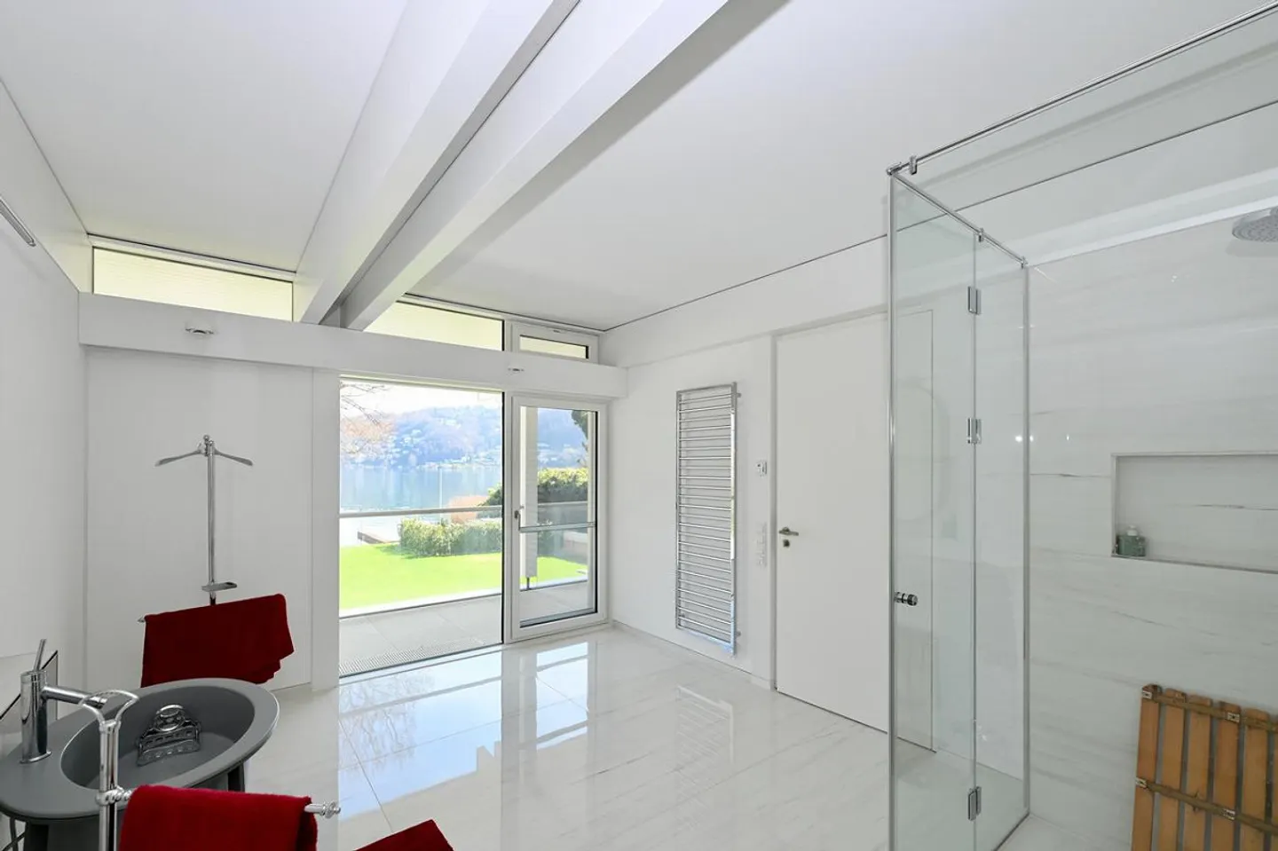 Moderne Villa am Lago di Lugano - Foto 25 von 30
