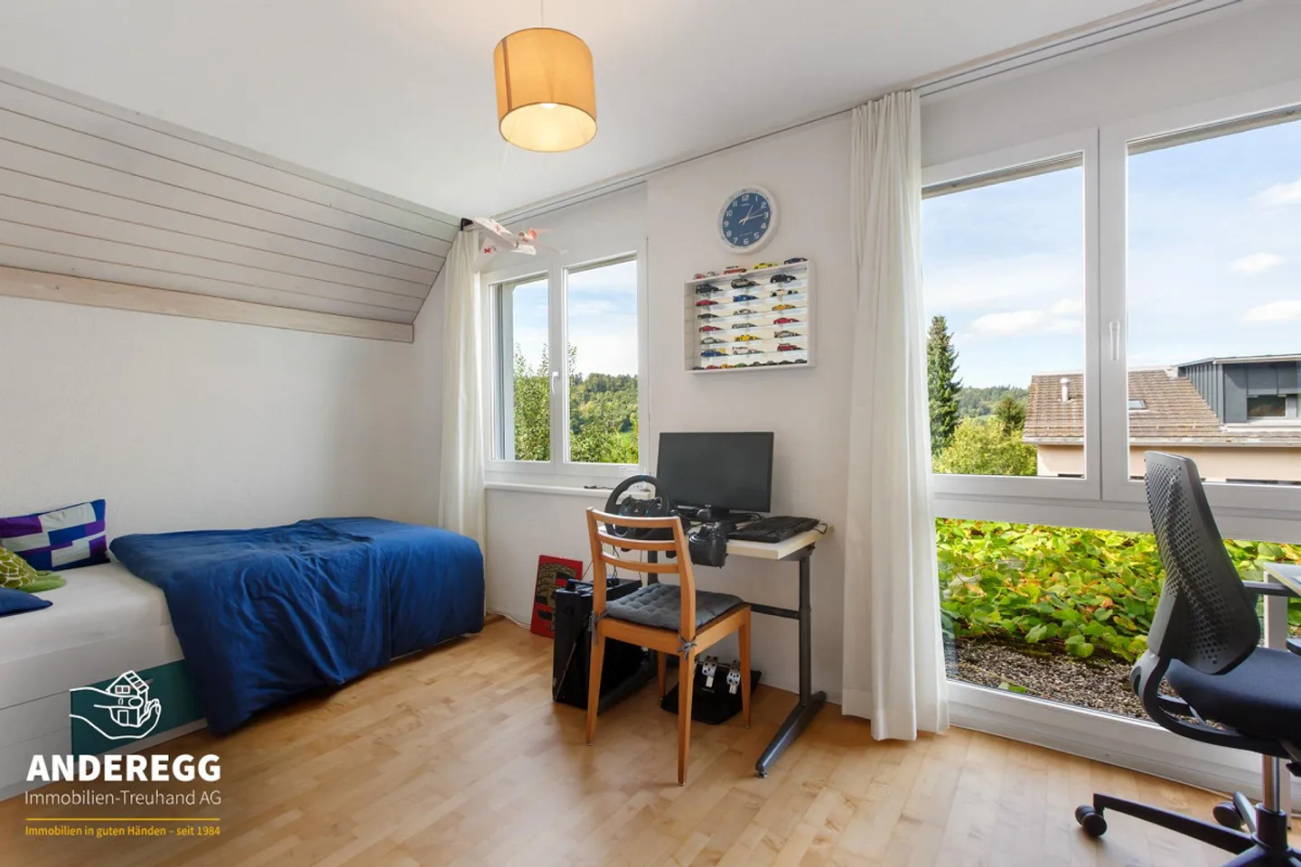 Casa unifamiliare di 5,5 (6,5) stanze in una posizione familiare con vista! - Foto 9 di 14