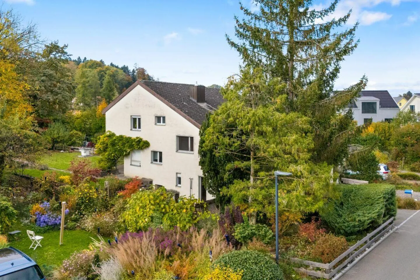 Maison de rangée de 6,5 pièces avec grand jardin ensoleillé au bord du ruisseau - Photo 1 sur 10