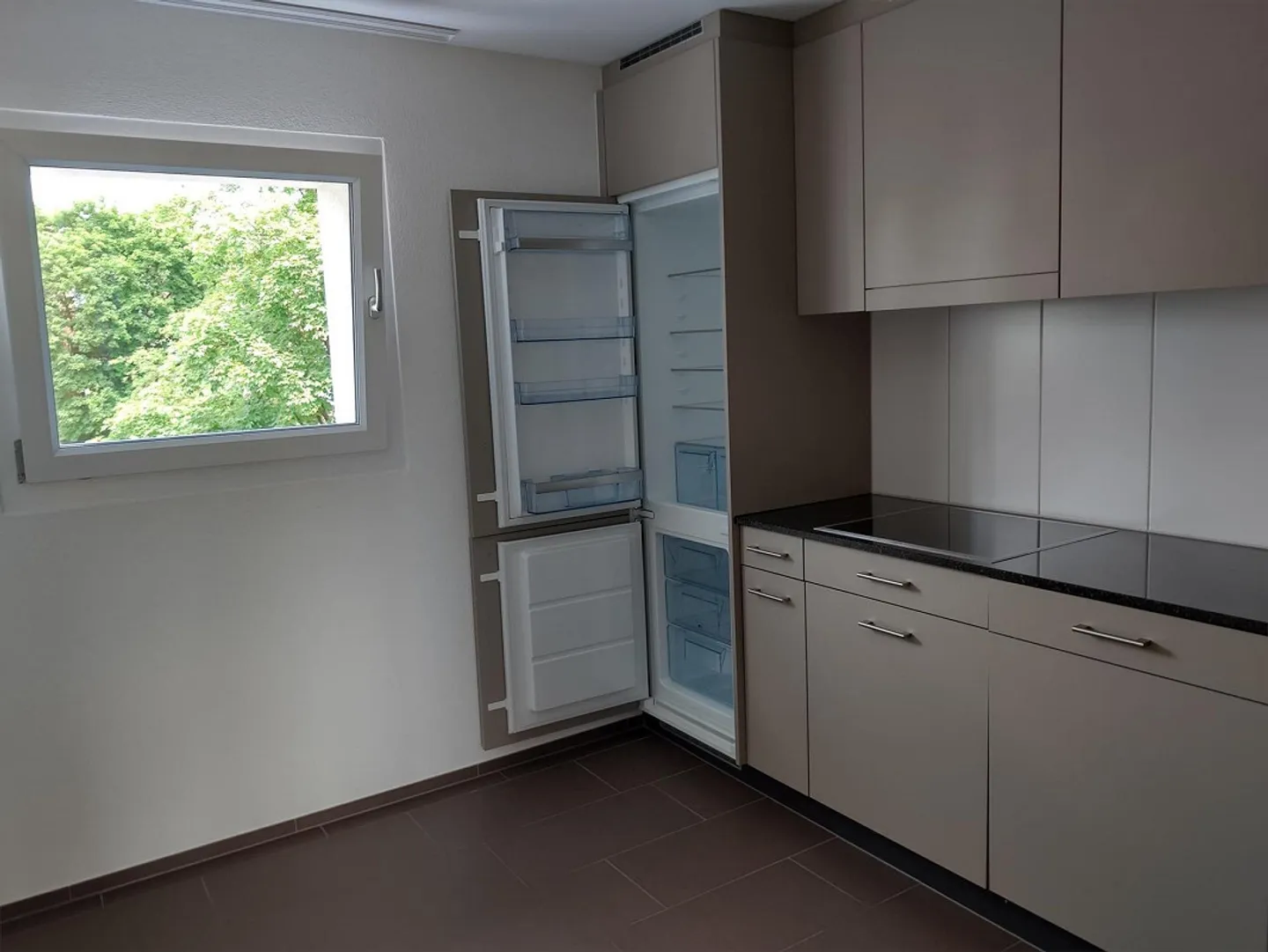 Appartement 3.5 pièces avec patio - Photo 3 sur 9