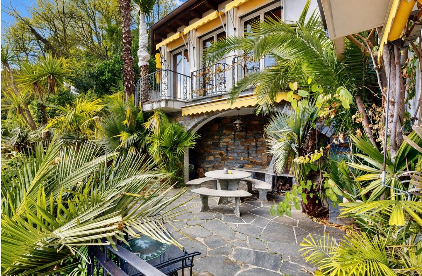 Villa mit 180°-Seeblick - Foto 9 von 11