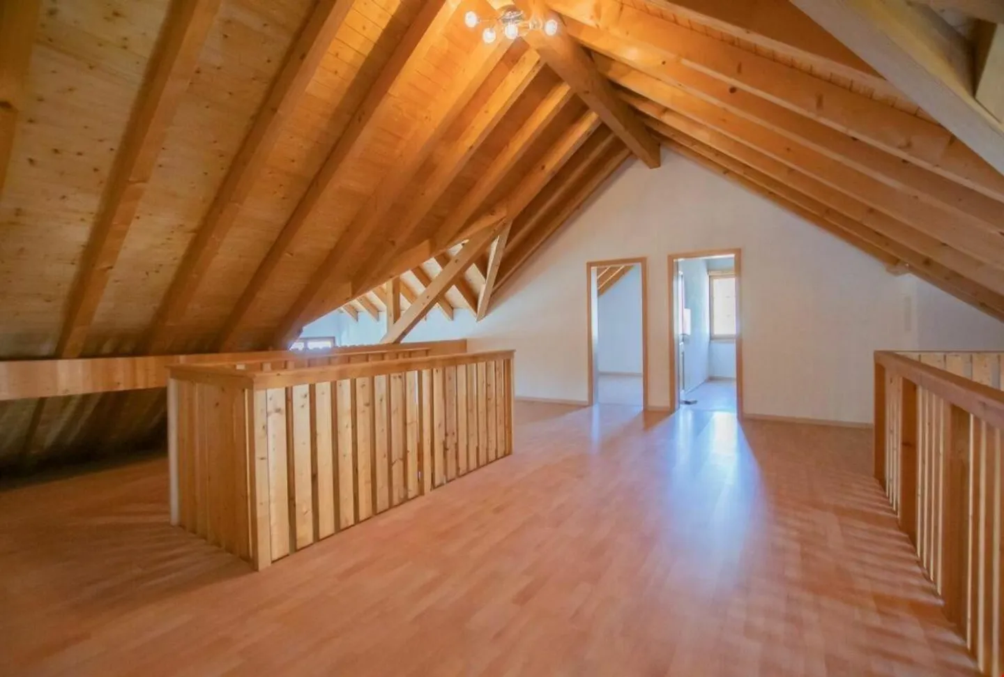 Maisonette molto generosa di 6.5 stanze - Foto 2 di 8