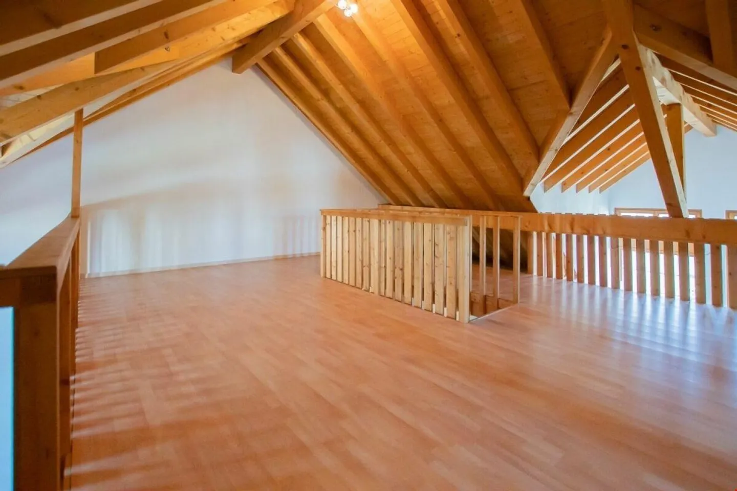 Maisonette molto generosa di 6.5 stanze - Foto 3 di 8
