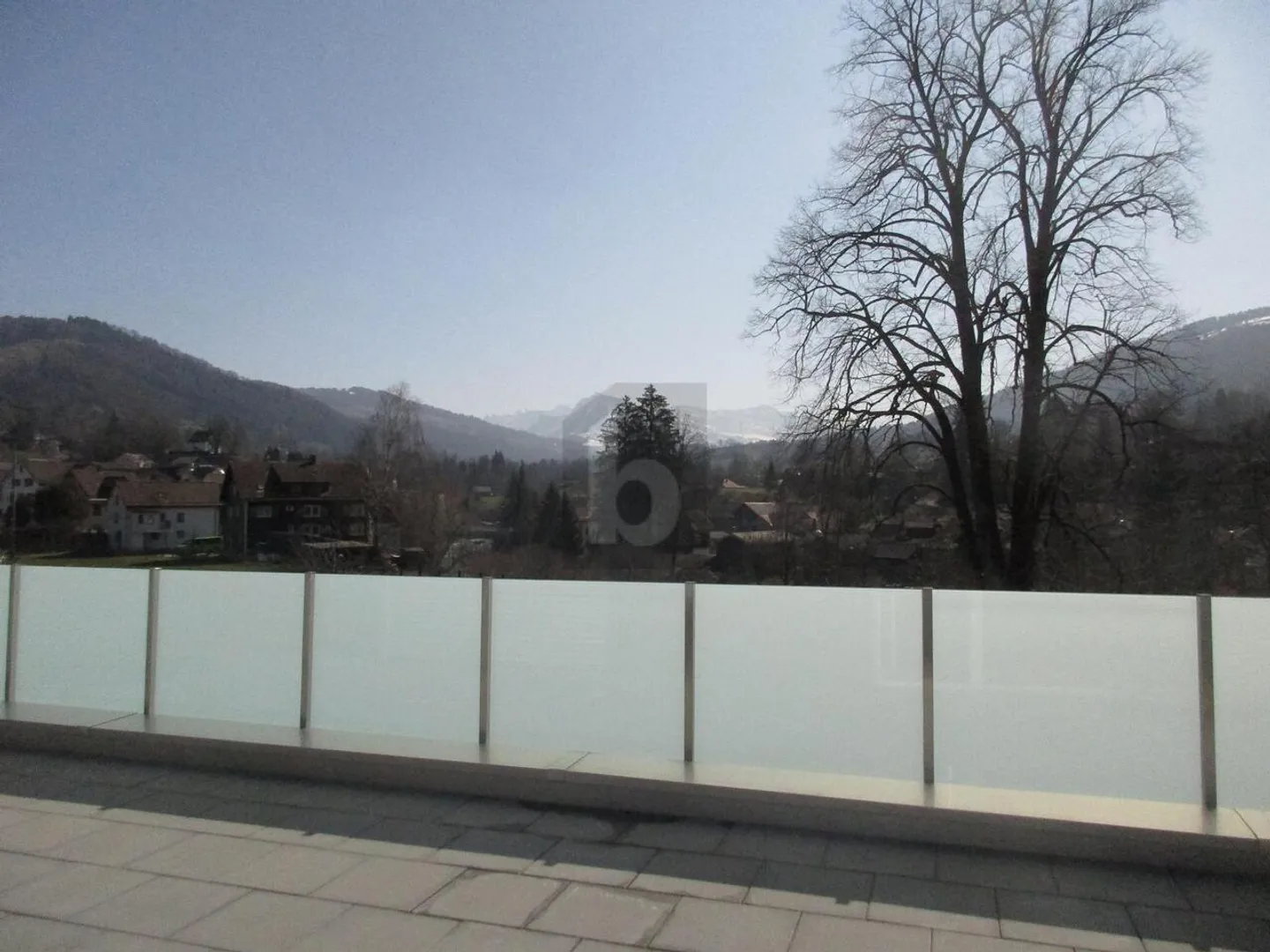 LUXURIÖSES LEBEN NAHE DER NATUR - Foto 1 von 6