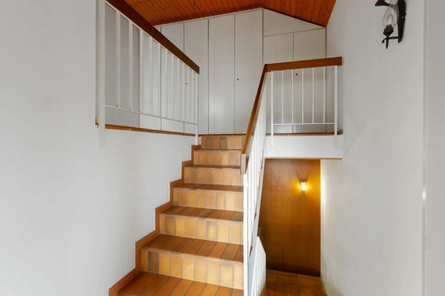 Maison de rangée de 6,5 pièces avec grand jardin ensoleillé au bord du ruisseau - Photo 6 sur 10