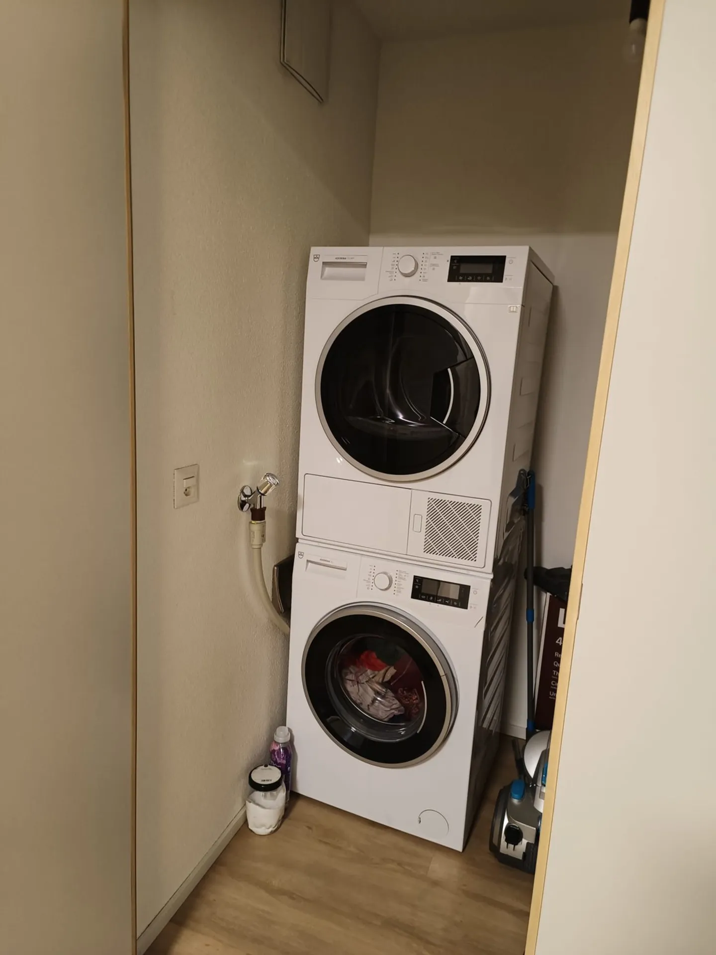 Two-room apartment with 2.5 rooms and furniture in Zurich Schwamendingen - Photo 10 of 12