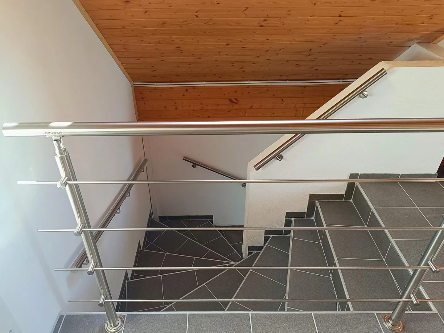 Incantevole appartamento attico di 2,5 stanze con balcone in affitto - Foto 4 di 7
