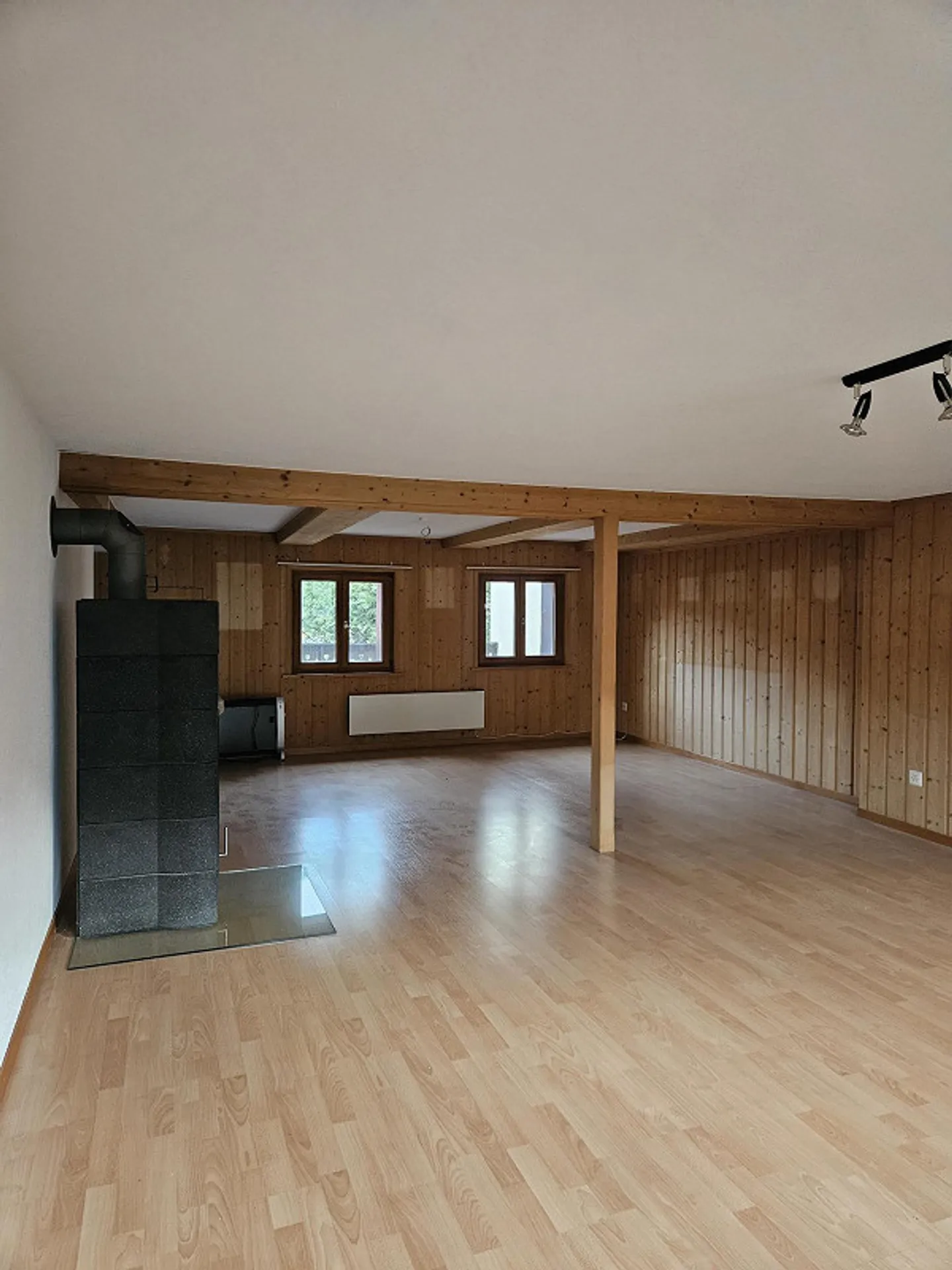 Maison individuelle spacieuse à louer à Ilanz - Photo 3 sur 9