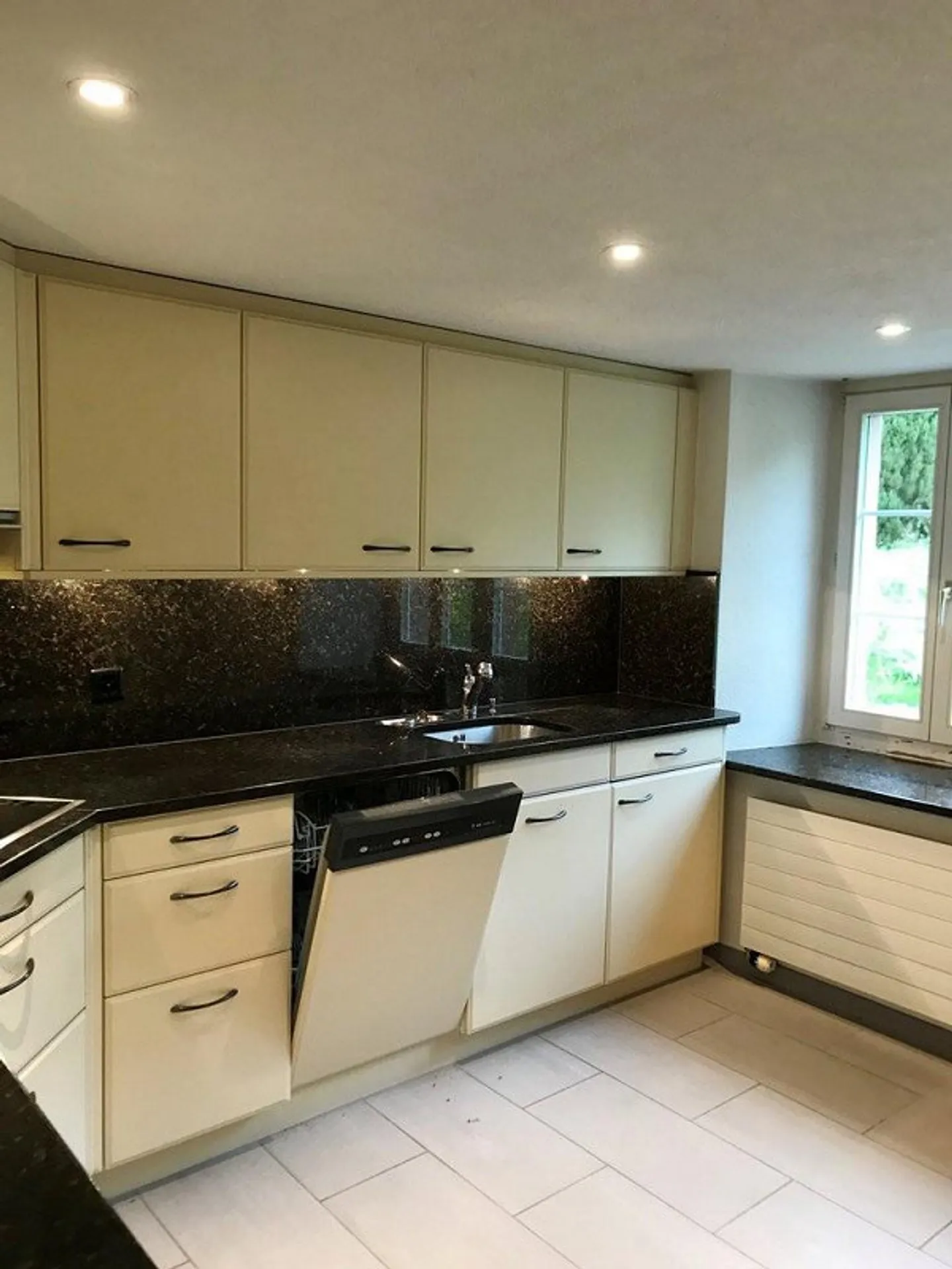Befristetes Einfamilienhaus mit grossem Garten, Ideal für Familien - Photo 8 sur 12