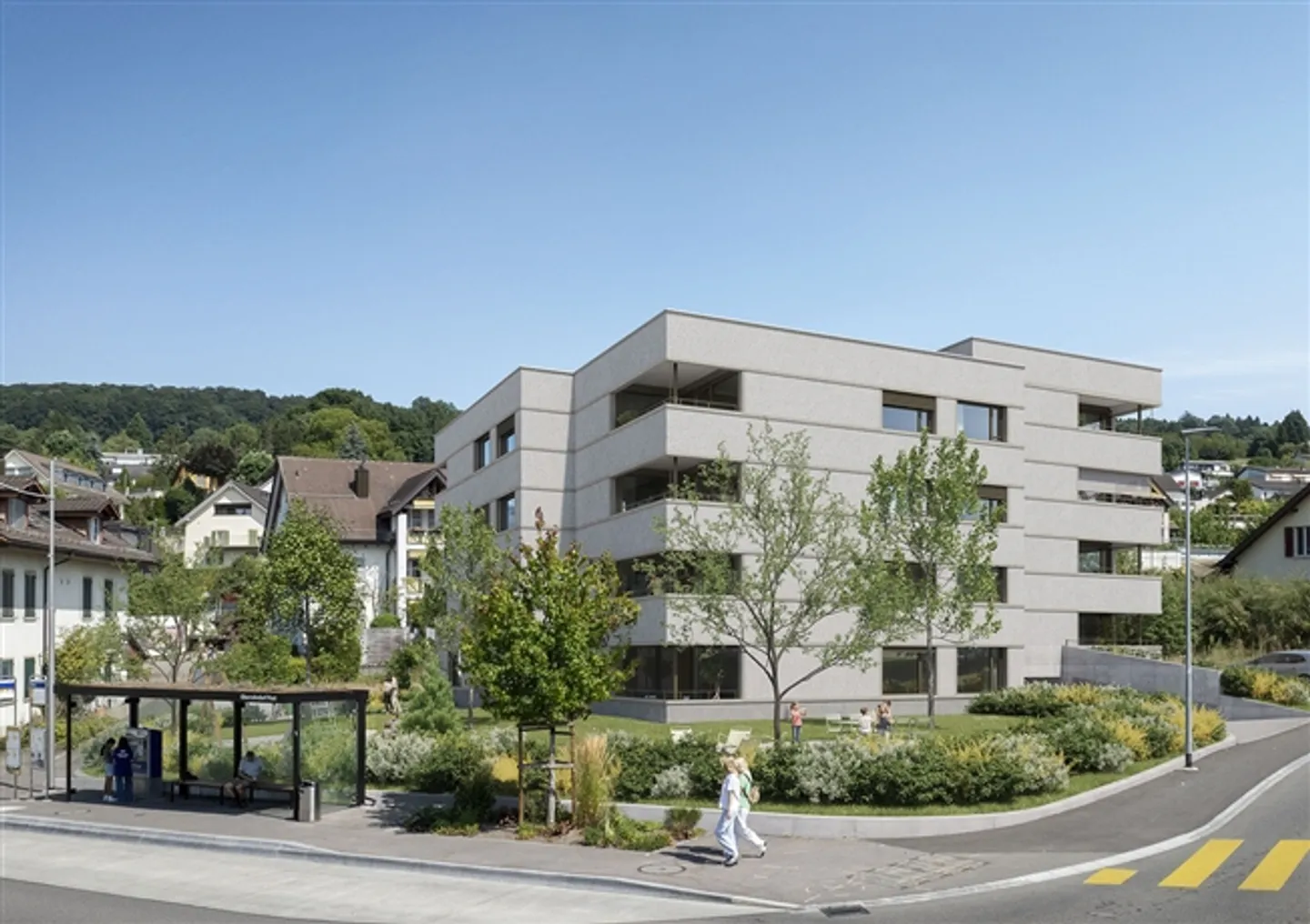 Modern and central 2.5, 3.5, and 4.5-room new apartments - Photo 3 of 7