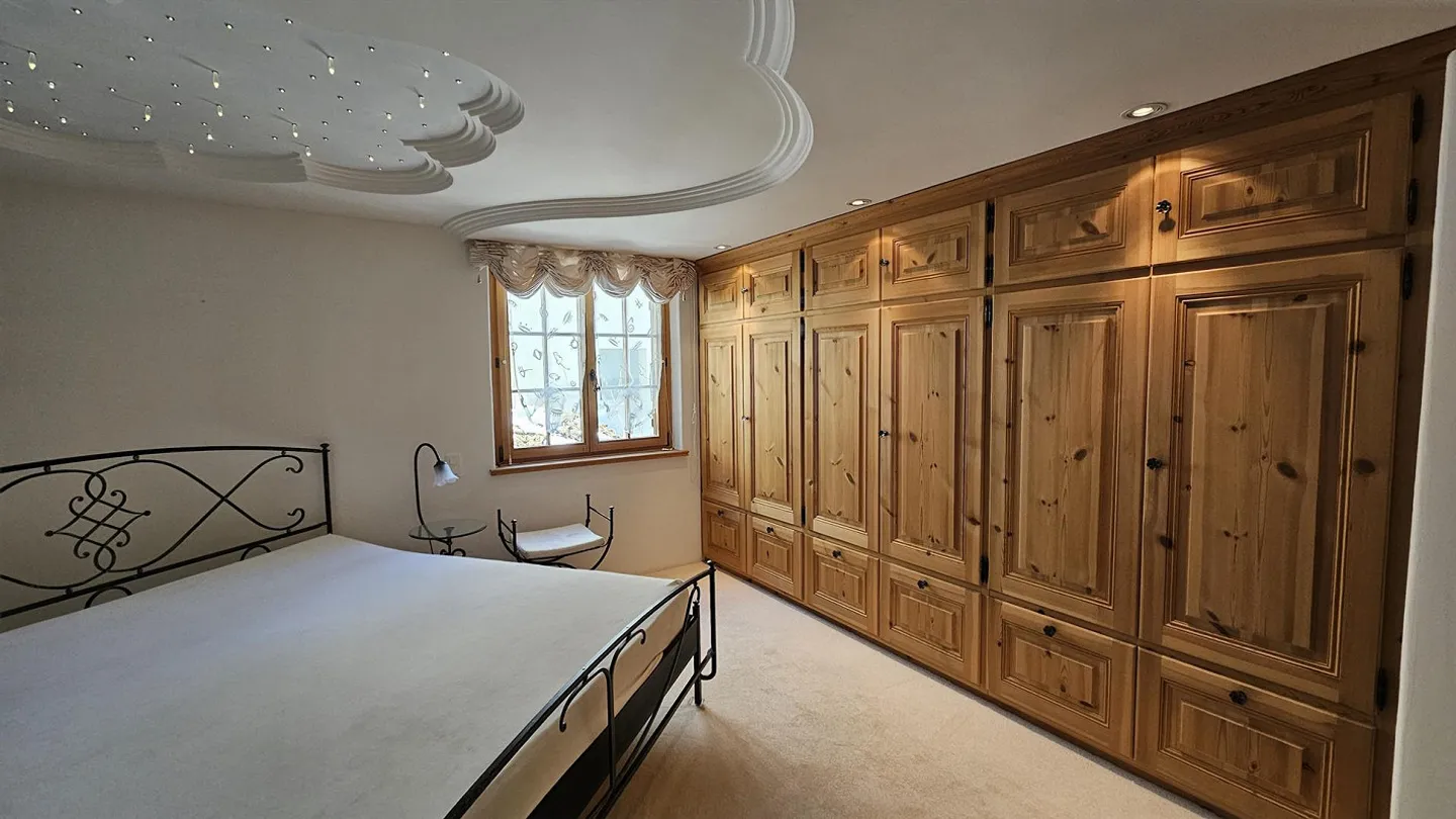 Appartement élégant de 3 1/2 pièces à un emplacement au bord du lac dégagé à Arosa - Photo 7 sur 14