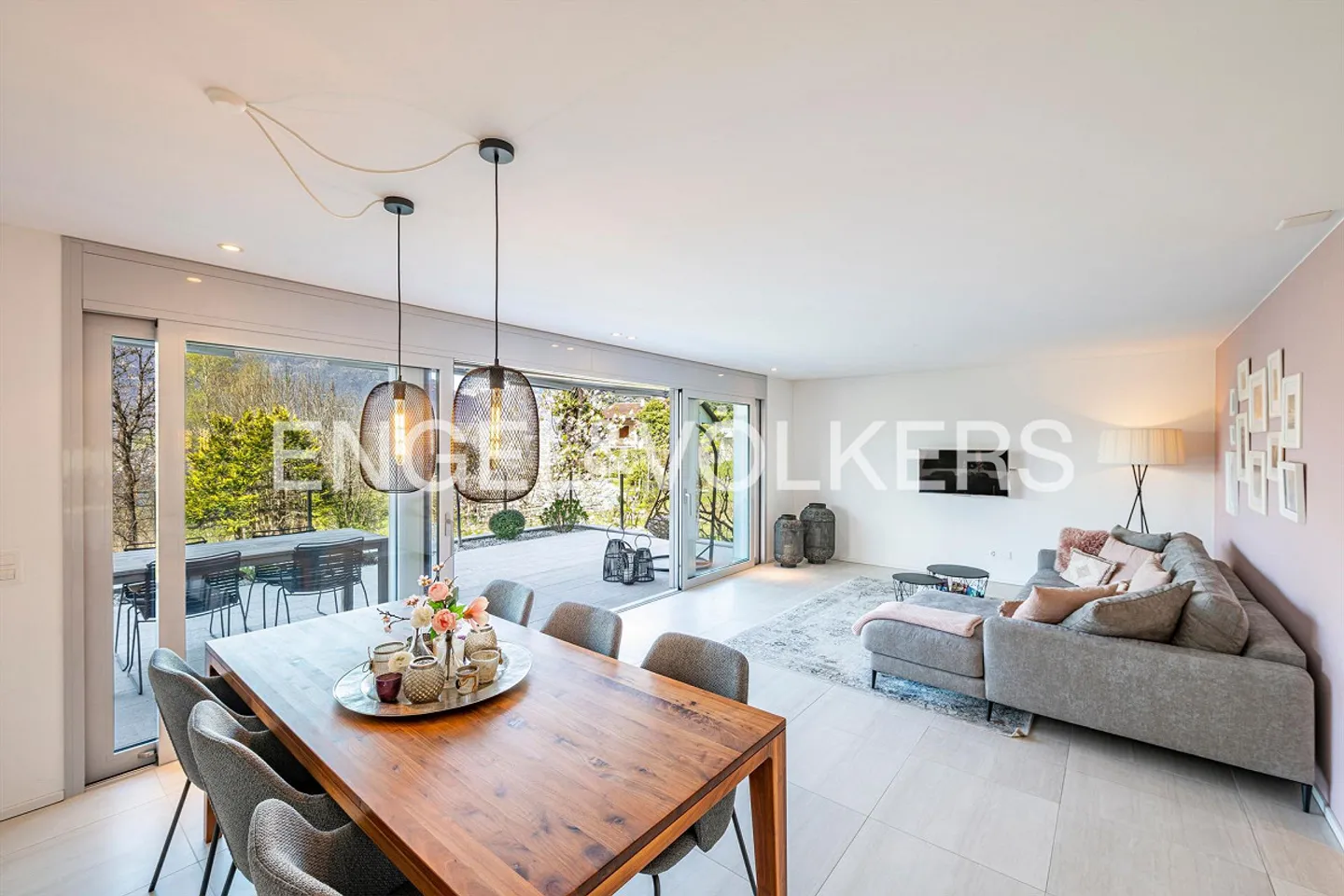 Stylish Garden Apartment in the Green - Photo 4 of 8
