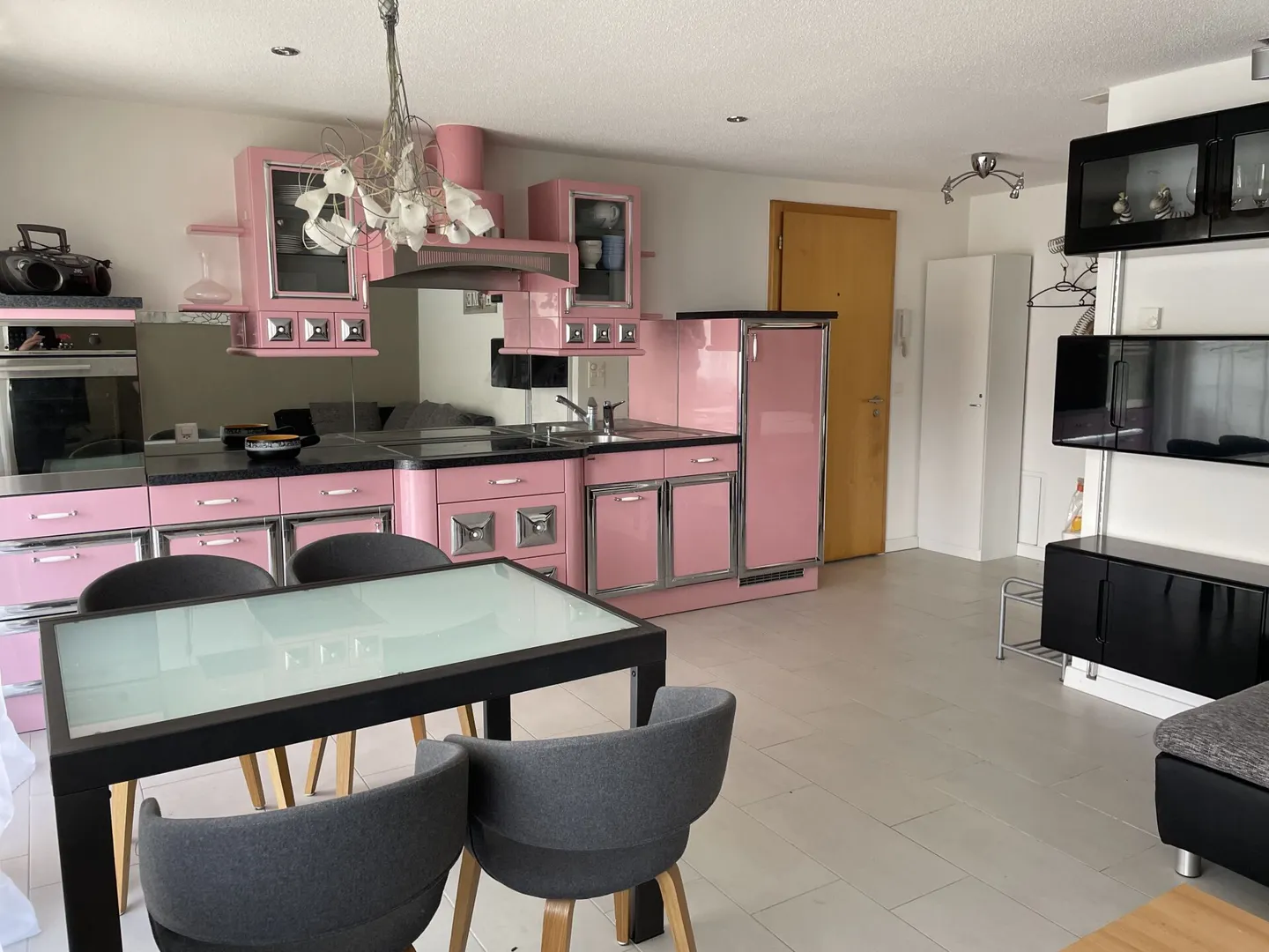 Charming Pearl 2.5 Room Second Home in Zermatt with Unobstructed Matterhorn View - Photo 9 of 16