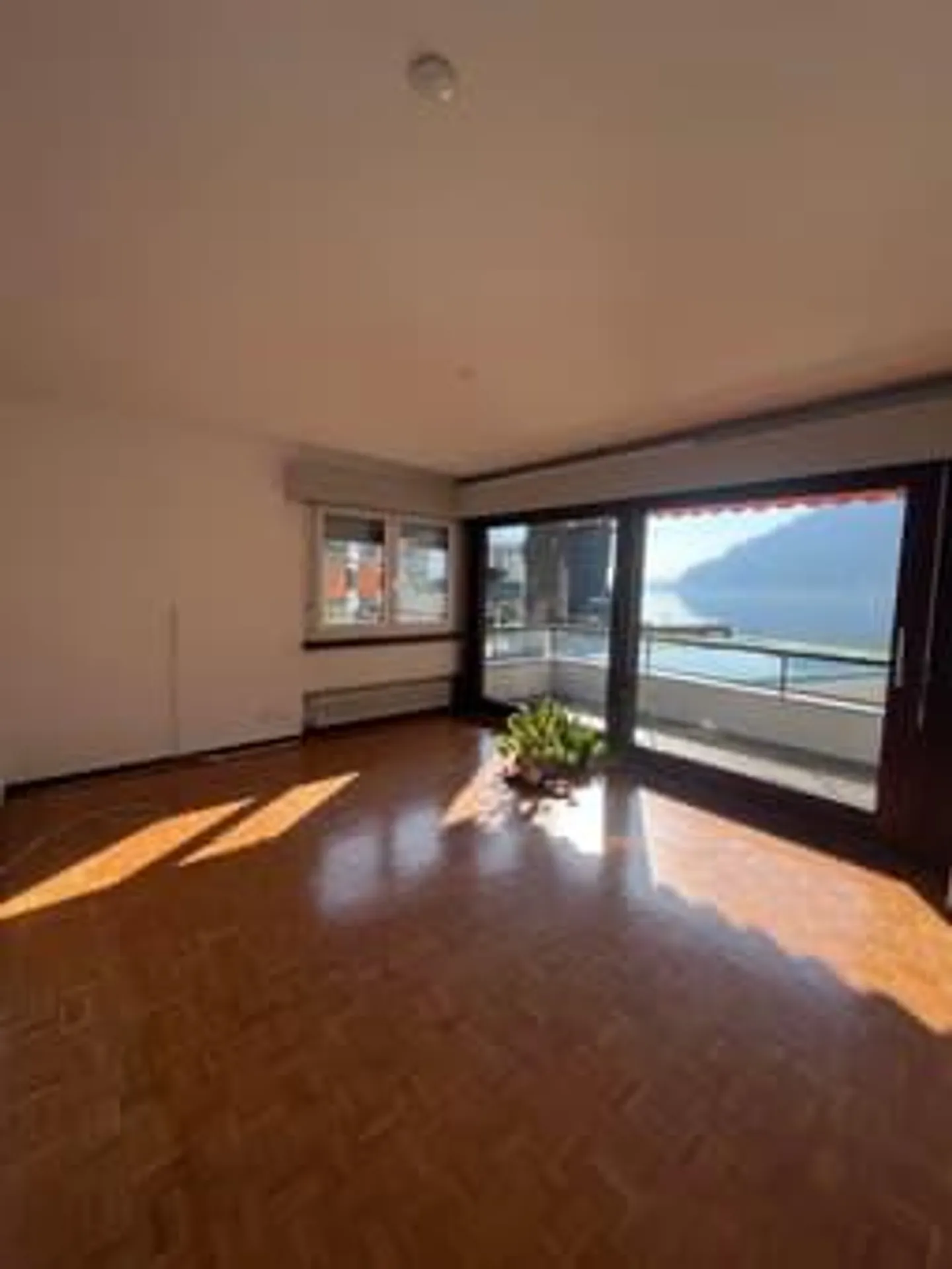 Appartement 2,5 pièces - Photo 2 sur 5