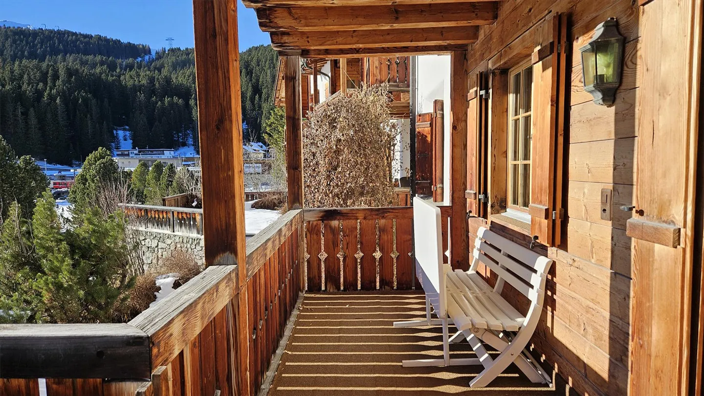 Appartement élégant de 3 1/2 pièces à un emplacement au bord du lac dégagé à Arosa - Photo 13 sur 14