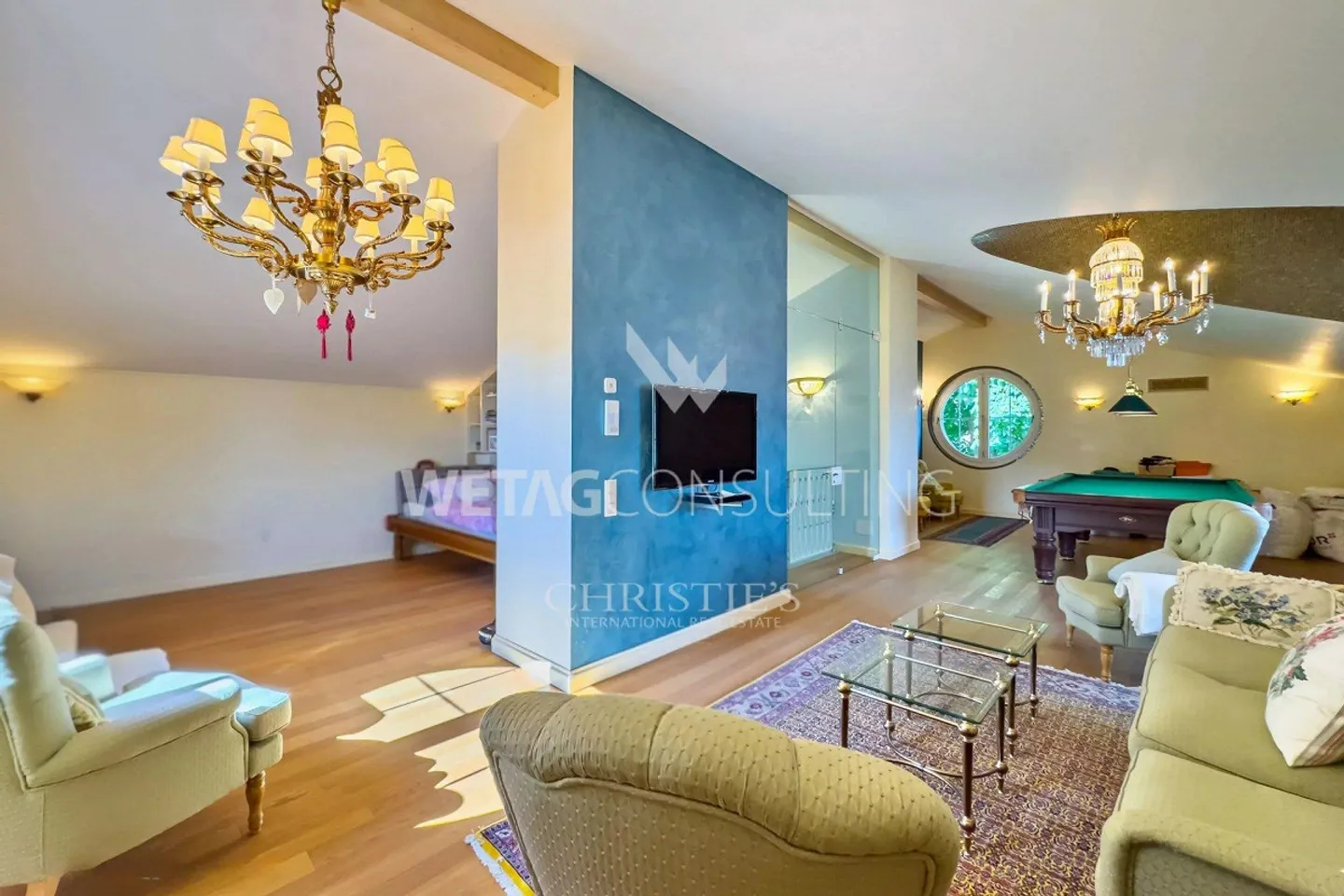 Spacious villa with outdoor pool & separate guest house for sale in Orselina - Photo 10 of 13
