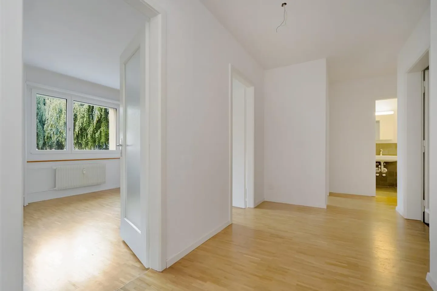 APARTMENT IN A CENTRAL LOCATION - Photo 3 of 10
