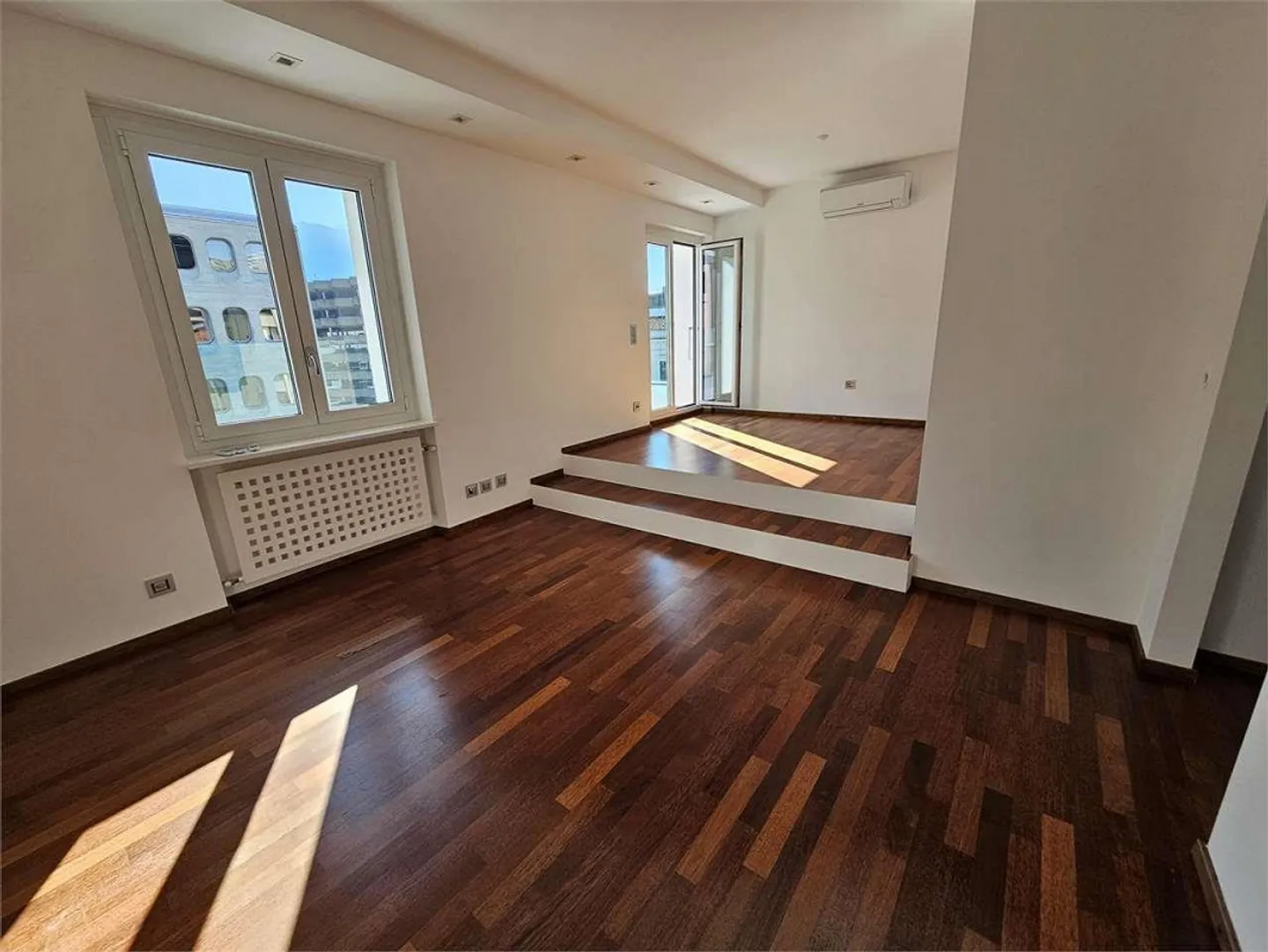 Lugano centro, ufficio con ampio terrazzo - Foto 5 di 13