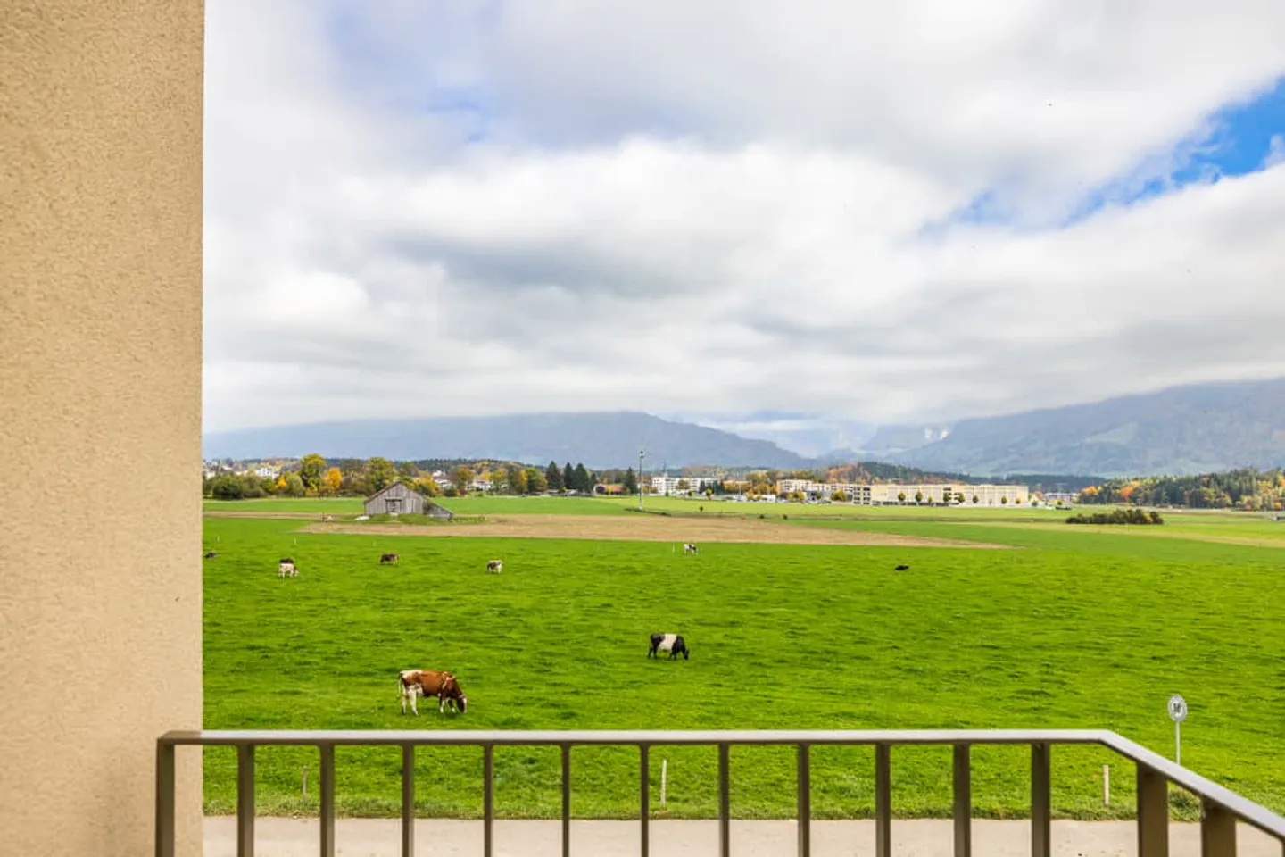 Außergewöhnliches Attikawohnung: Eine Lebensart zwischen Natur und Modernität - Foto 3 von 8