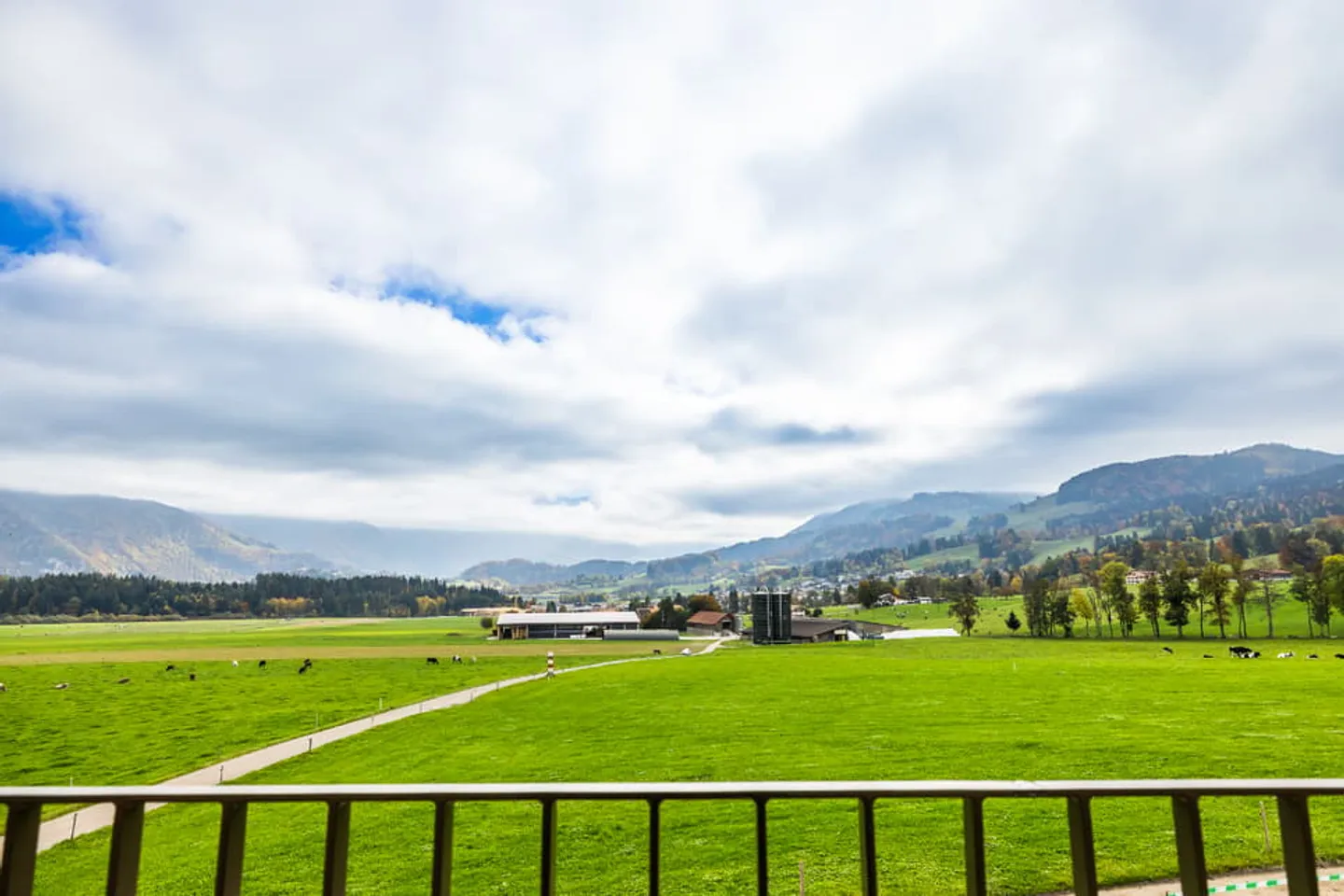 Außergewöhnliches Attikawohnung: Eine Lebensart zwischen Natur und Modernität - Foto 4 von 8