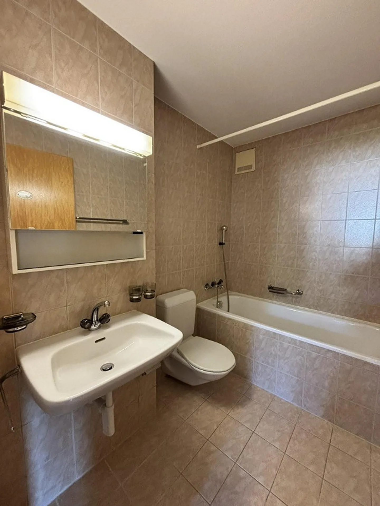 3-Zimmerwohnung im 1. OG in Niederdorf zu vermieten - Foto 8 von 10