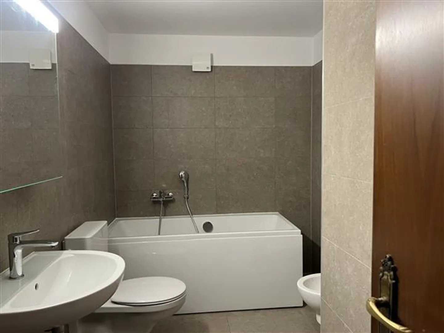 Lugano: 3,5-Zimmer-Wohnung - Foto 8 von 12