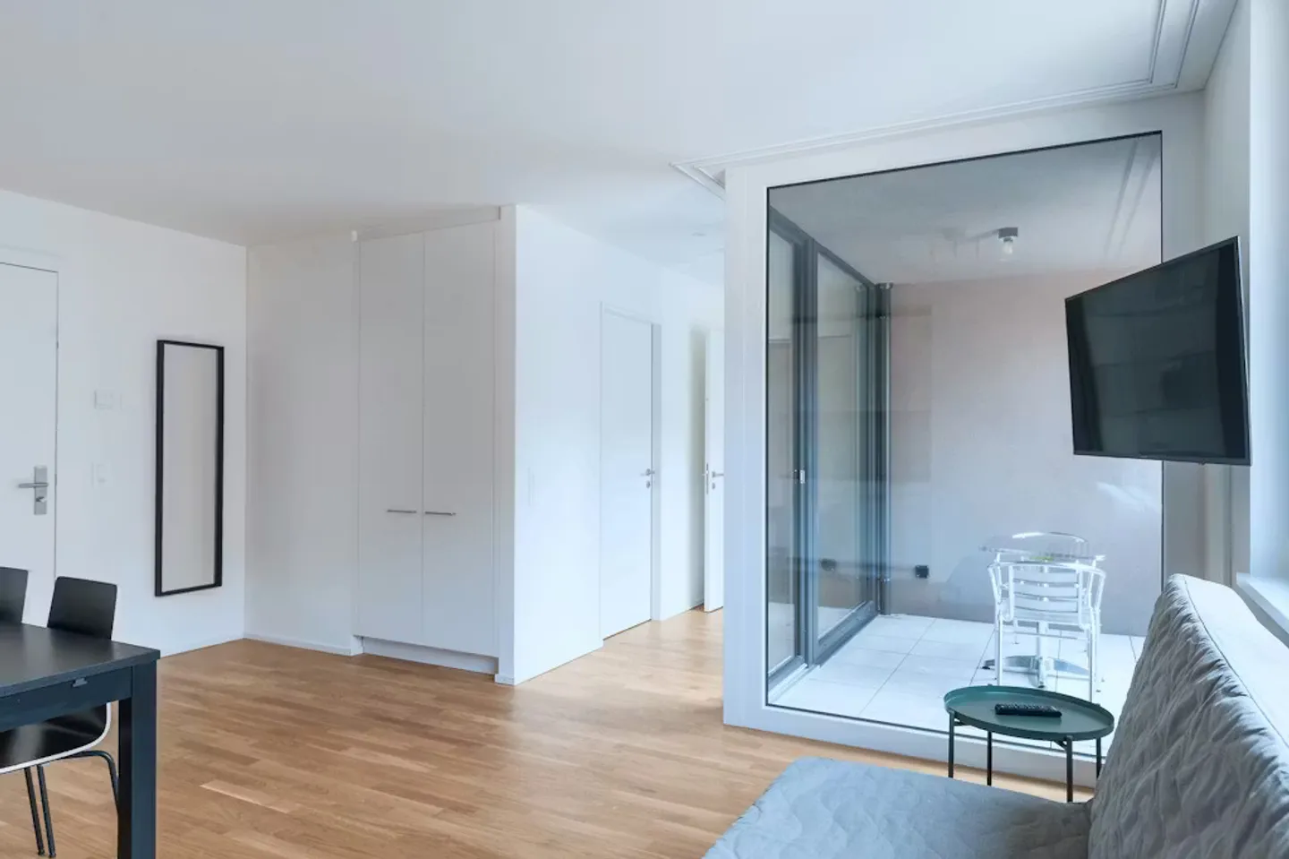 Modern Apartment in Basel - Photo 5 of 10
