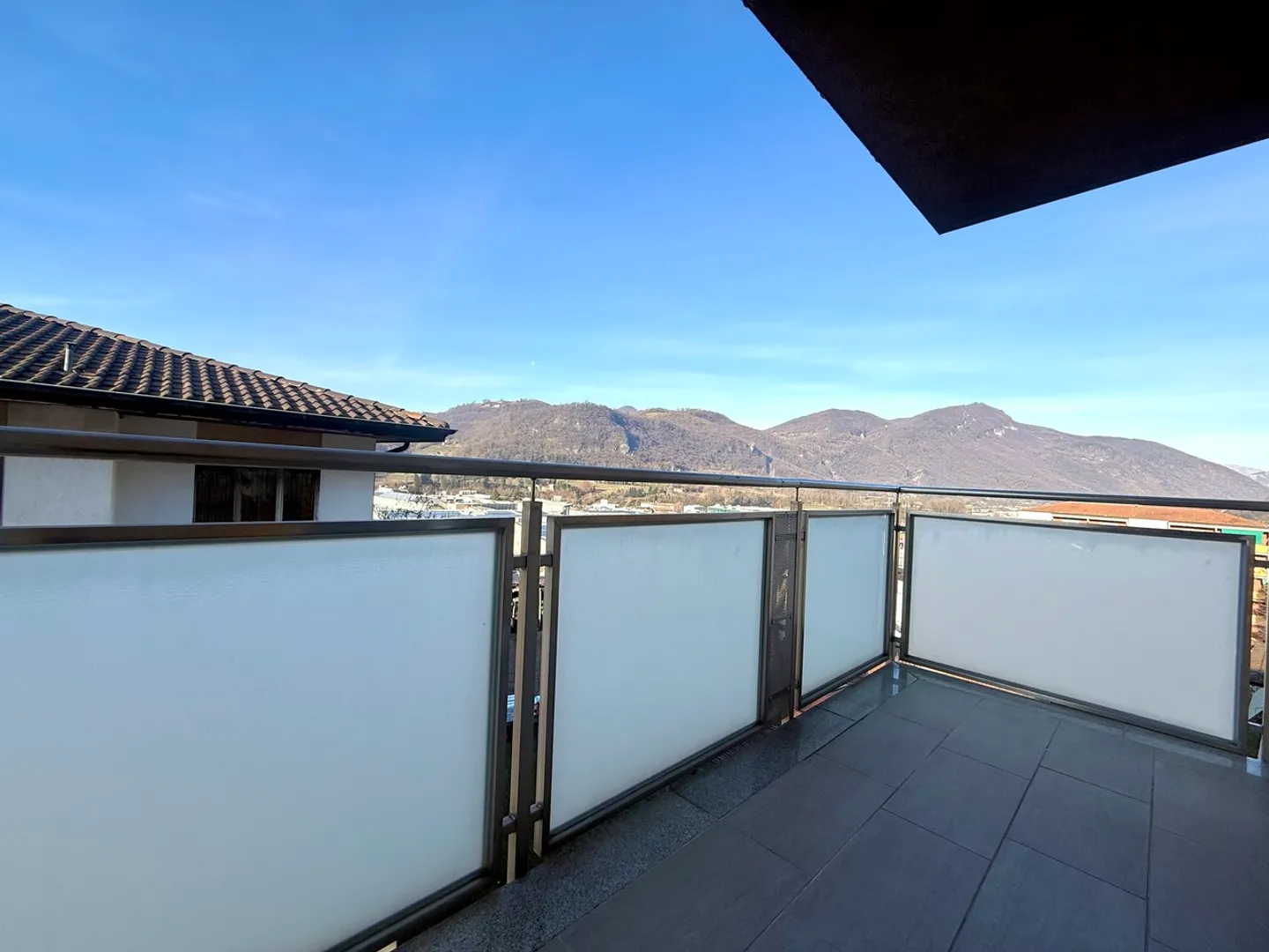 Appartamento in affitto - Foto 4 di 9