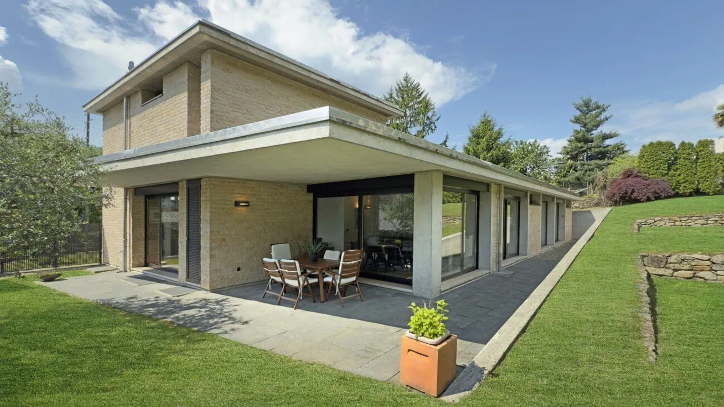Gudo - Modern Villa - Photo 1 of 14