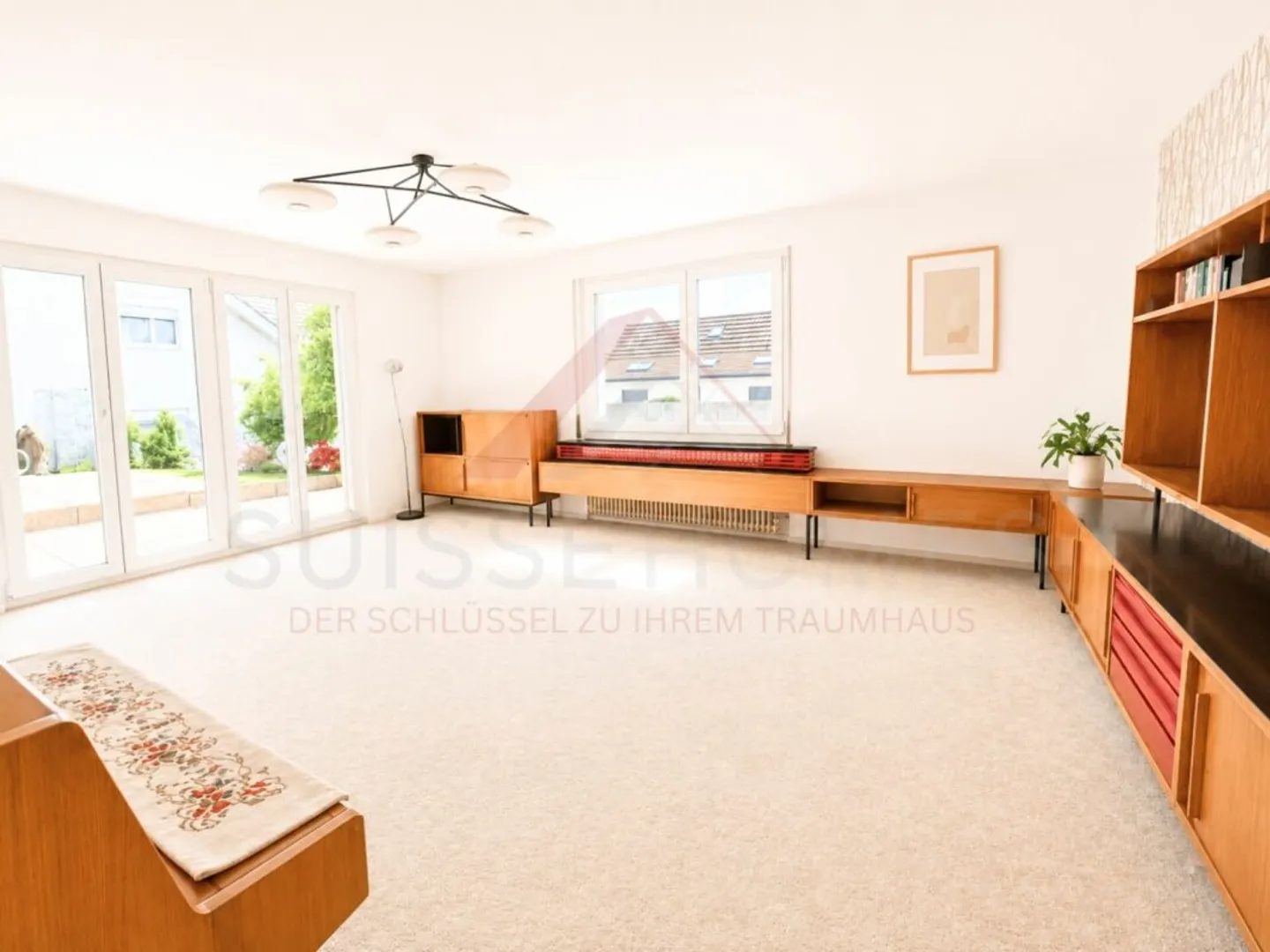 Charming Family Home with Pool - Photo 4 of 14