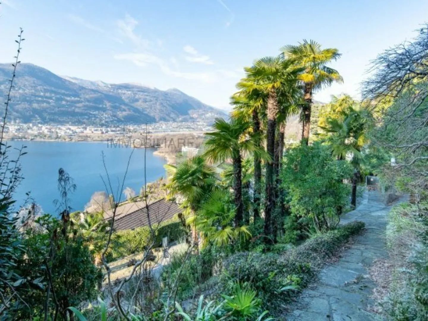 Delizioso appartamento monolocale con vista lago e bella terrazza - Foto 8 di 10