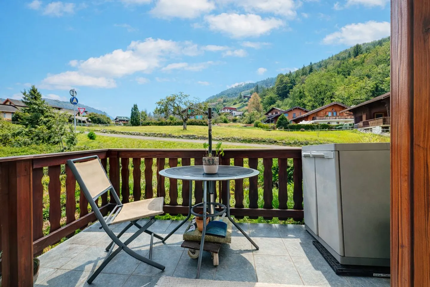 Geräumige Wohnung mit Balkonen - Foto 1 von 14