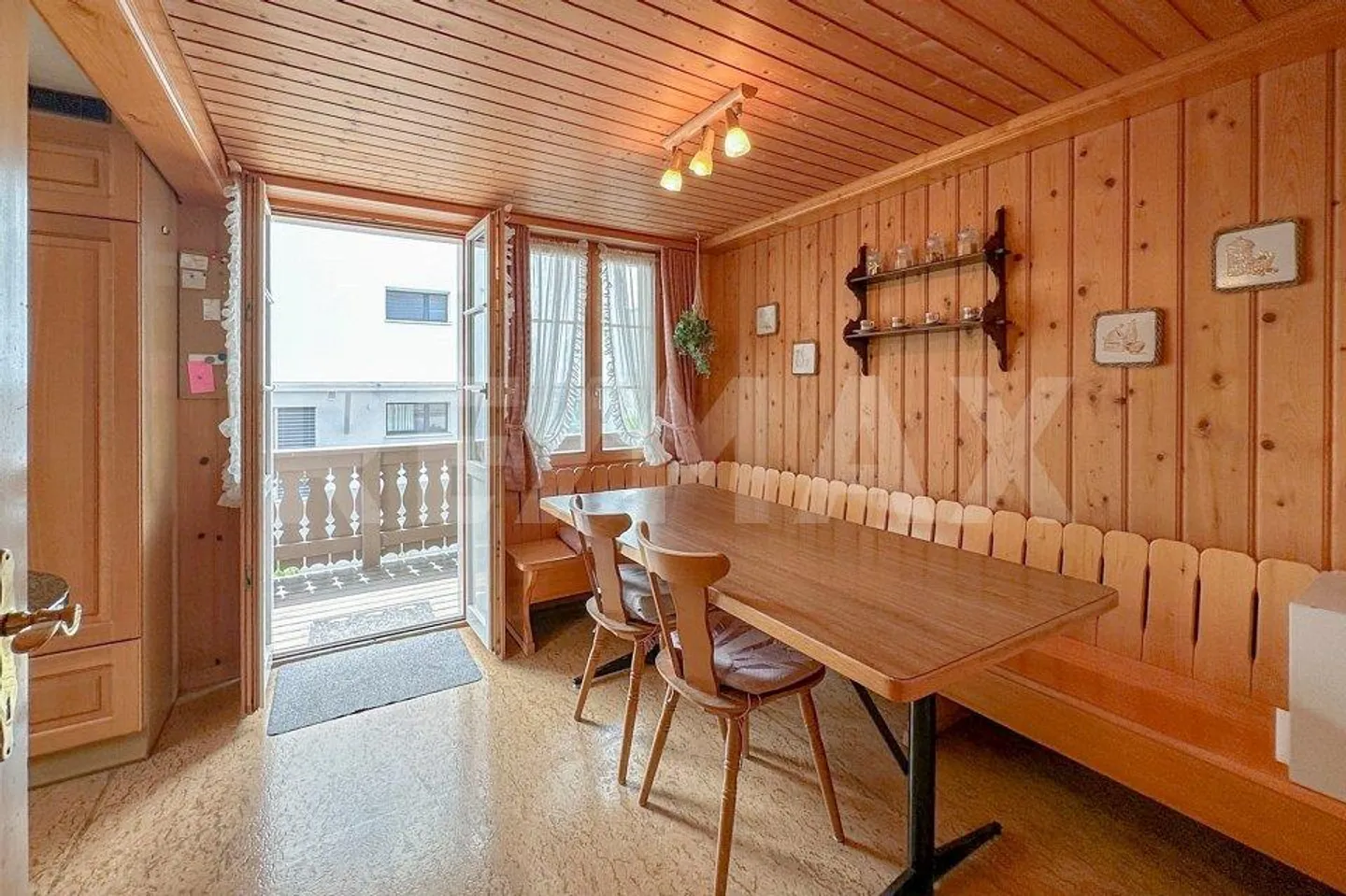 Detached Family House in the Heart of Romoos - Photo 4 of 13