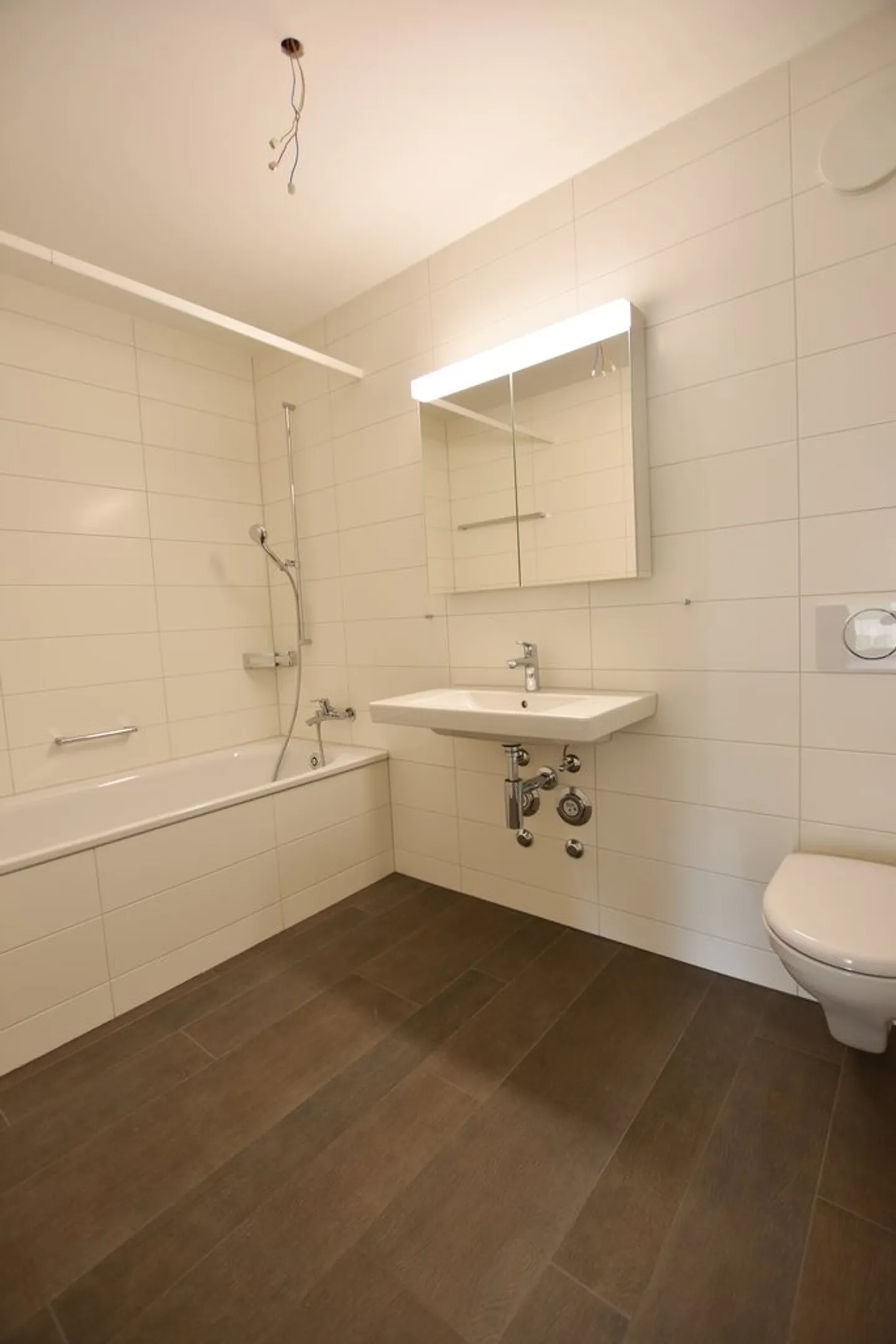 Appartamento moderno di 3,5 locali in affitto al Jardin du Paradis - Foto 8 di 12