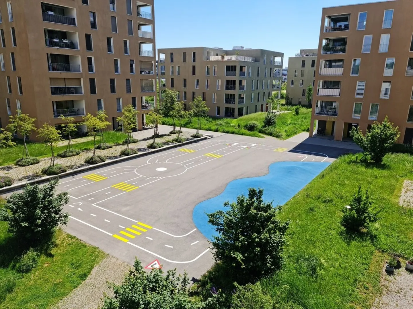 Appartamento moderno di 3,5 locali in affitto al Jardin du Paradis - Foto 9 di 12