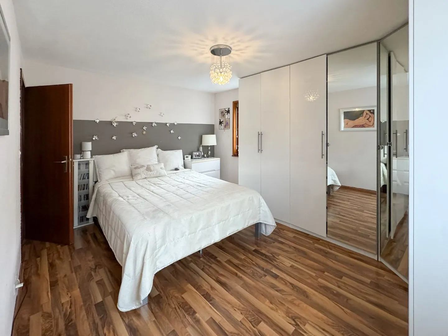 Geräumige Wohnung mit Balkonen - Foto 11 von 14