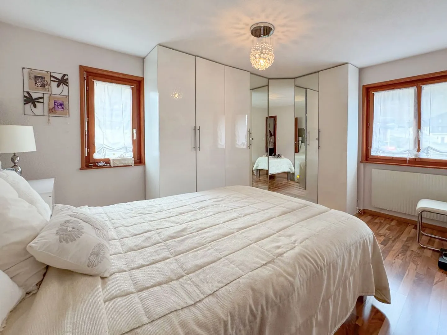 Geräumige Wohnung mit Balkonen - Foto 12 von 14