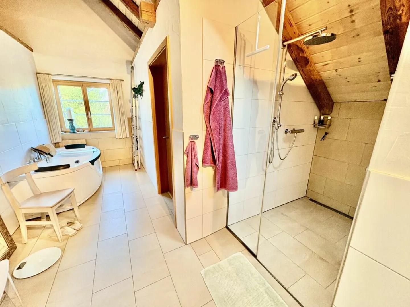 Geräumiges Zweifamilienhaus in der Natur - Foto 12 von 25