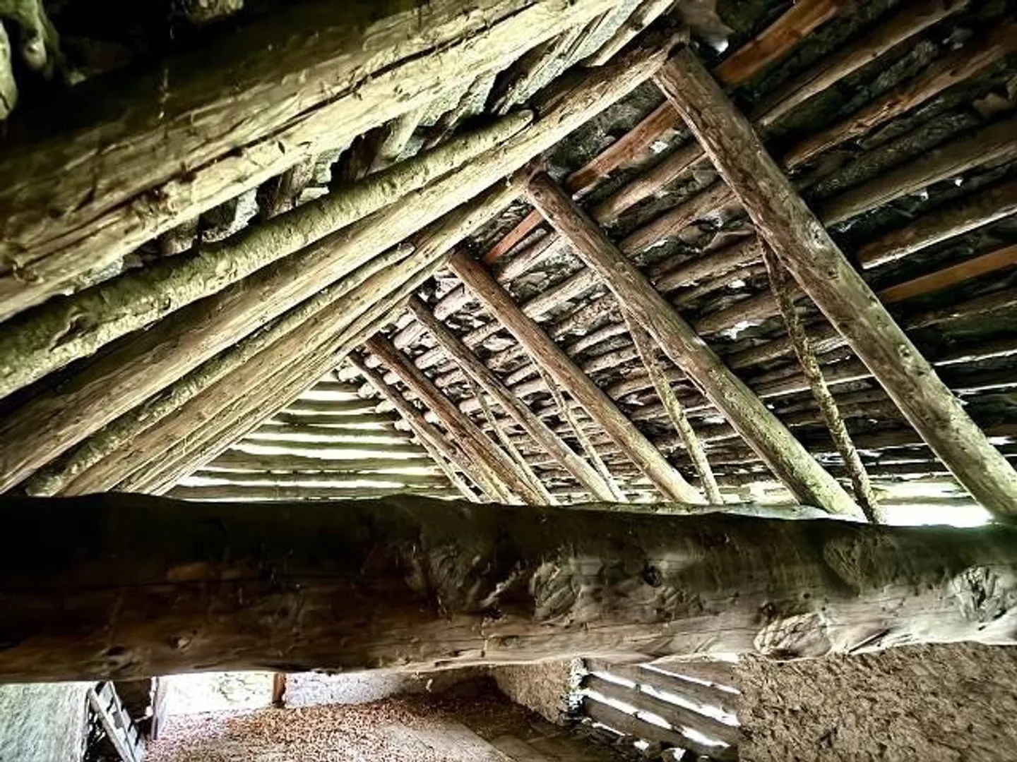 Rustic to be renovated in a very quiet, sunny location - Photo 5 of 13