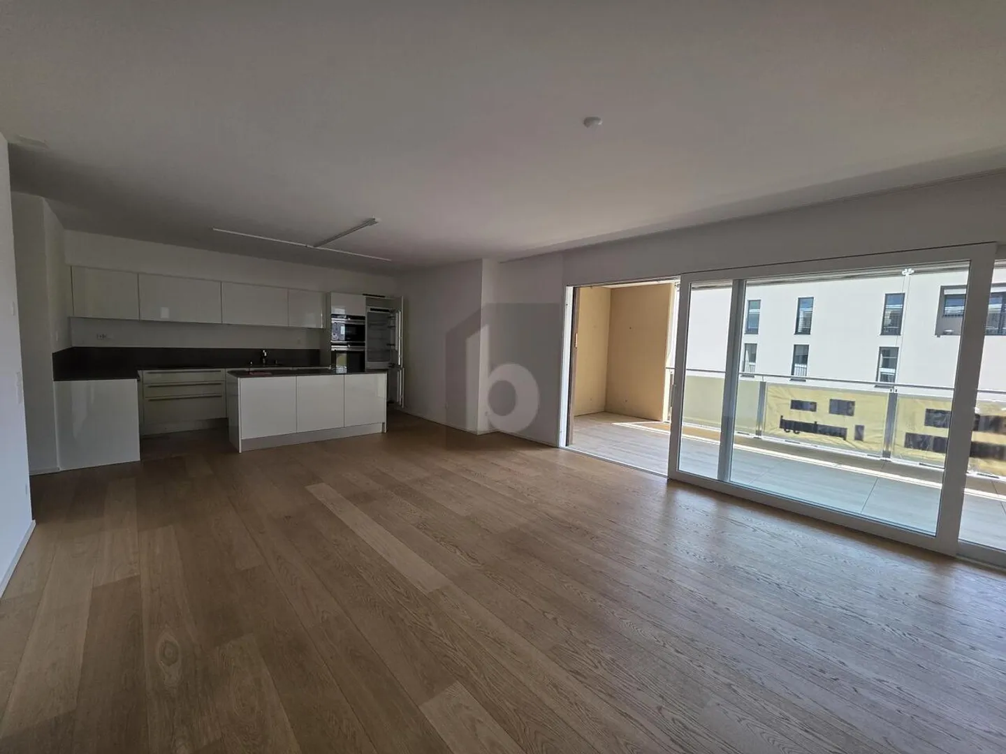 Appartement ensoleillé avec vue - Photo 1 sur 4