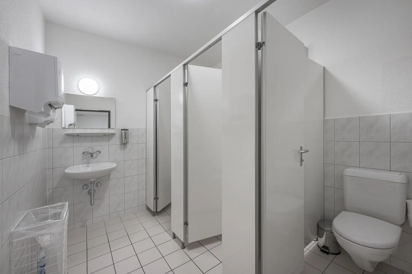 Bezugsbereite Fläche mit attraktivem Mietzins per sofort - Foto 7 von 9