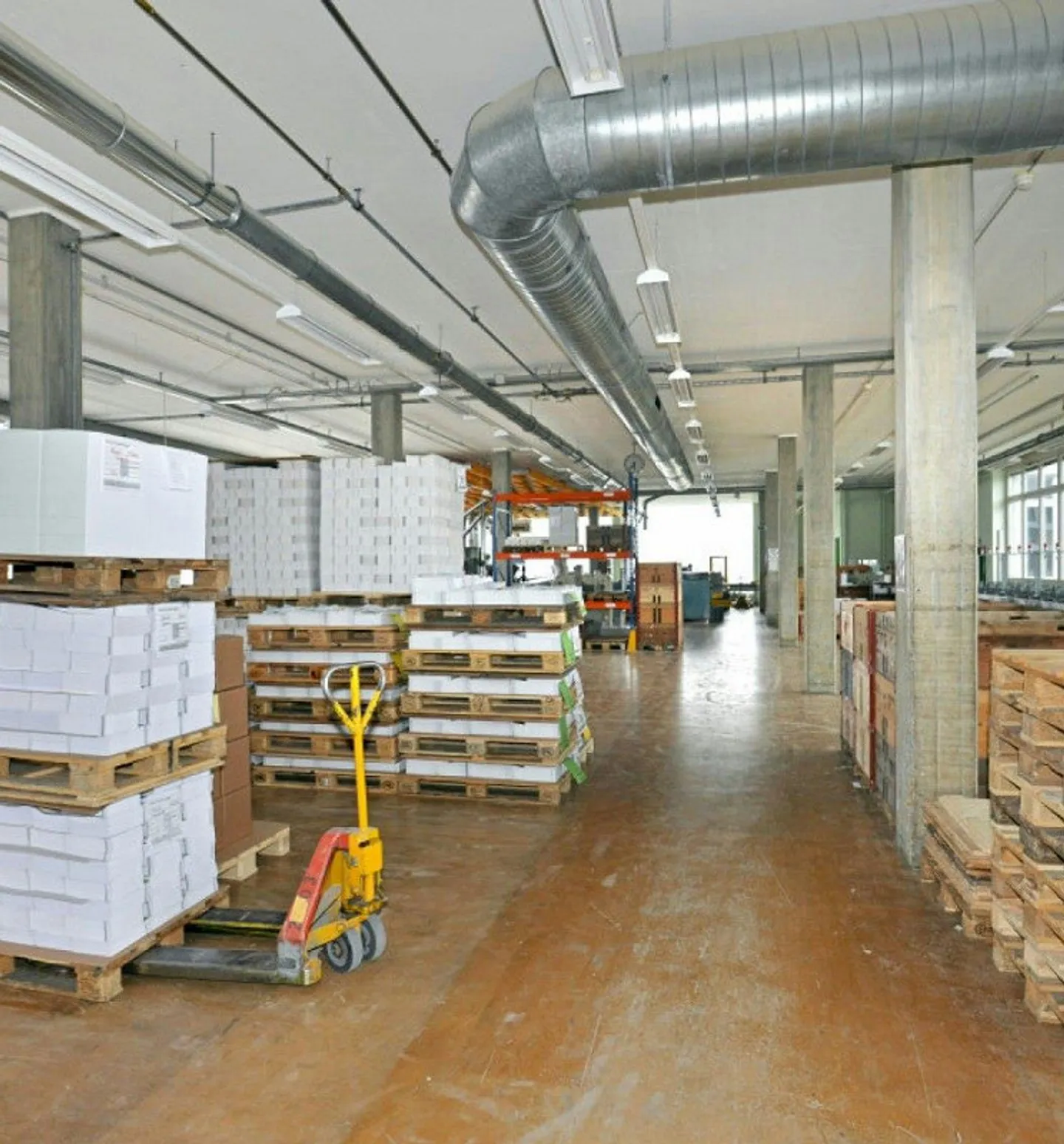 Grosszügige Gewerbe-/ Lagerflächen in Reinach (BL) - Foto 11 von 11