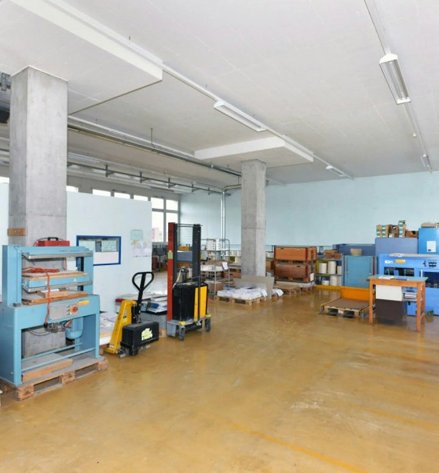 Grosszügige Gewerbe-/ Lagerflächen in Reinach (BL) - Foto 8 von 11