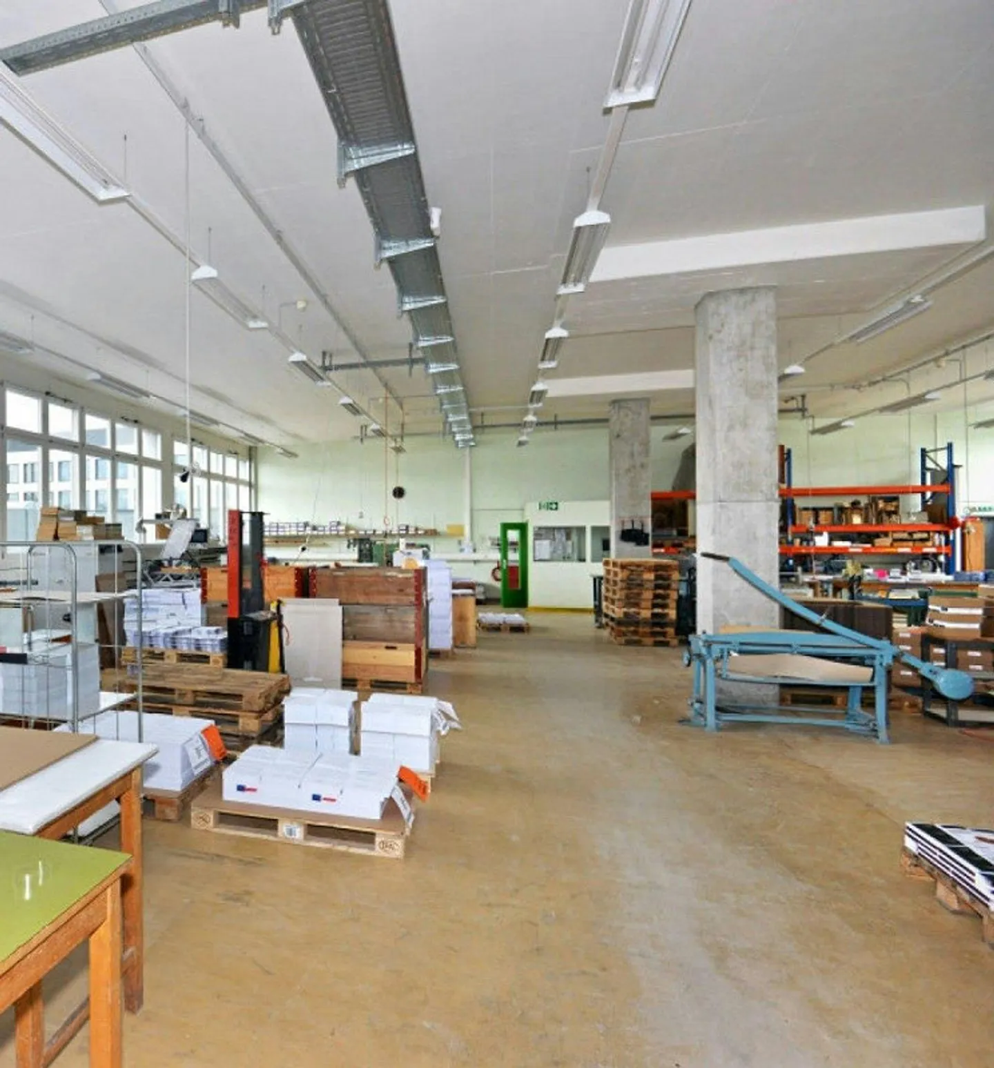Grosszügige Gewerbe-/ Lagerflächen in Reinach (BL) - Foto 9 von 11