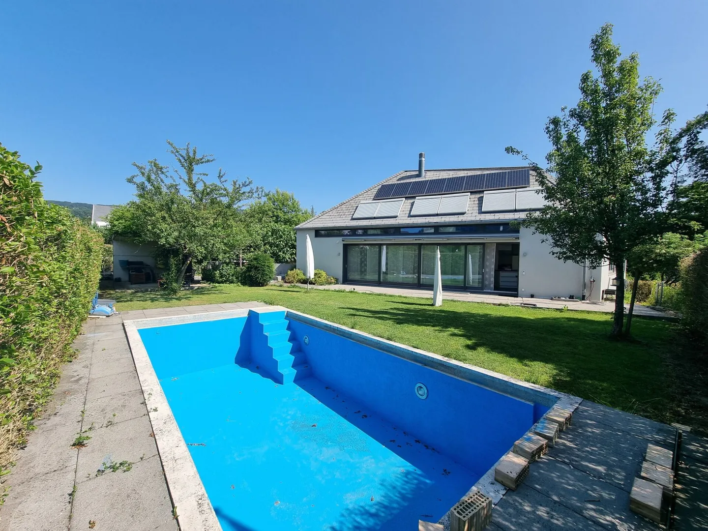 Villa architettonica moderna con piscina! - Foto 30 di 30