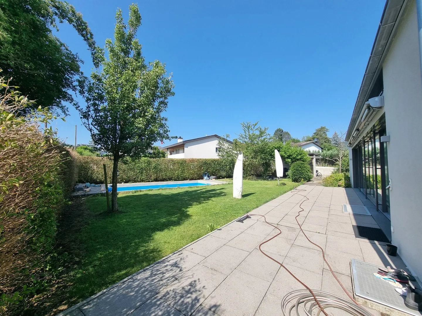 Villa architettonica moderna con piscina! - Foto 16 di 30